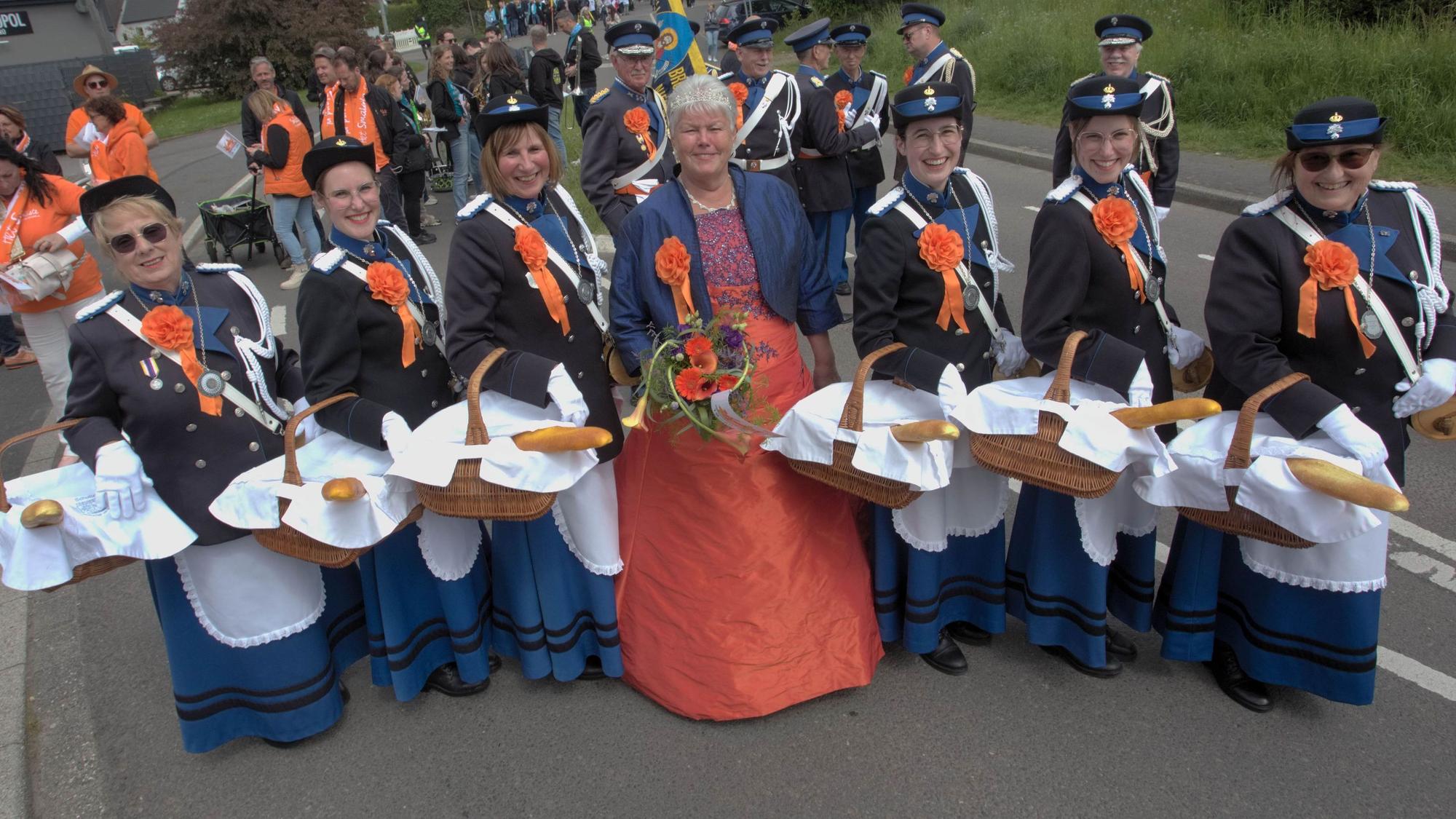 Szene vom Festumzug zum 725. Stadtgeburtstag Bergneustadts