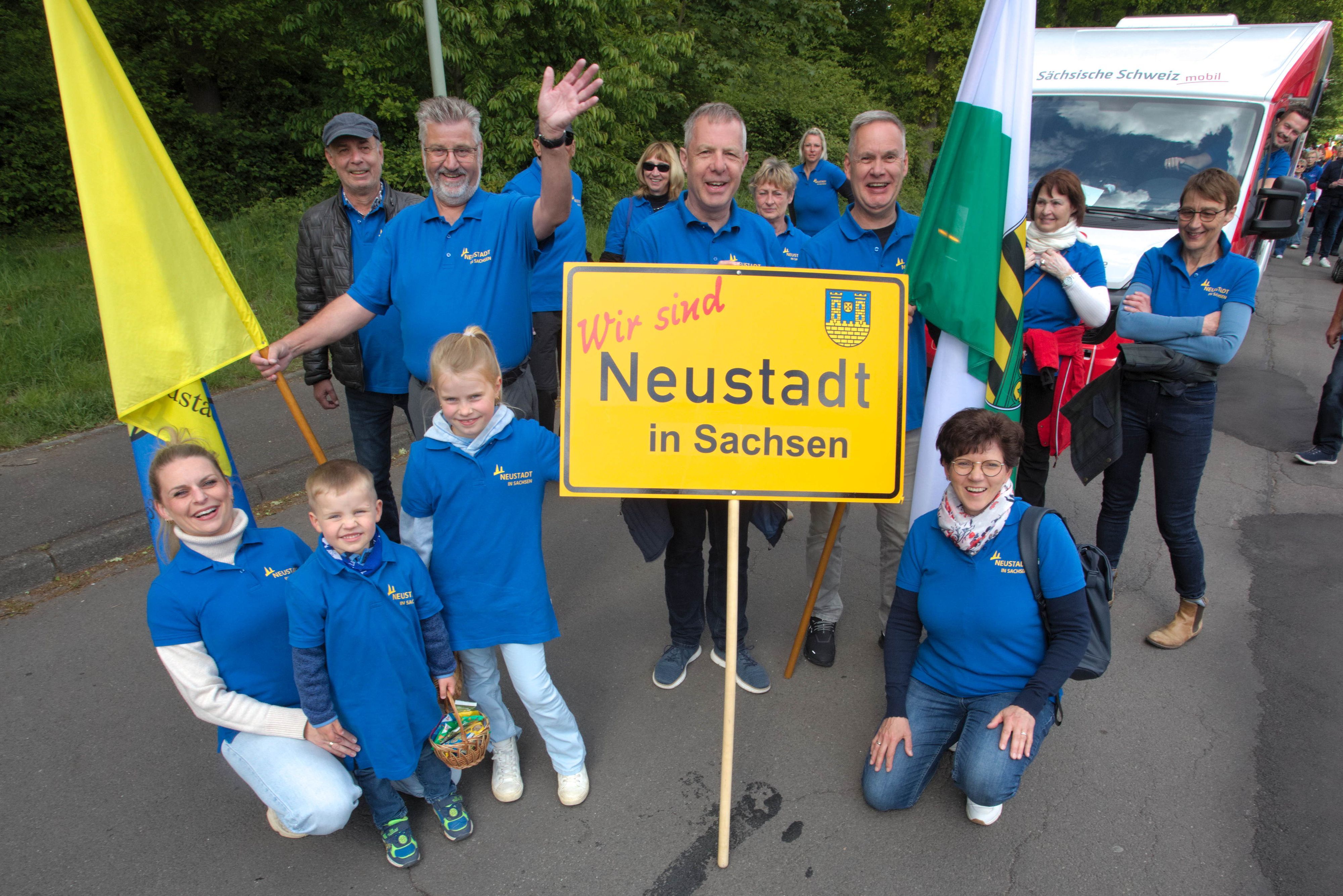Szene vom Festumzug zum 725. Stadtgeburtstag Bergneustadts
