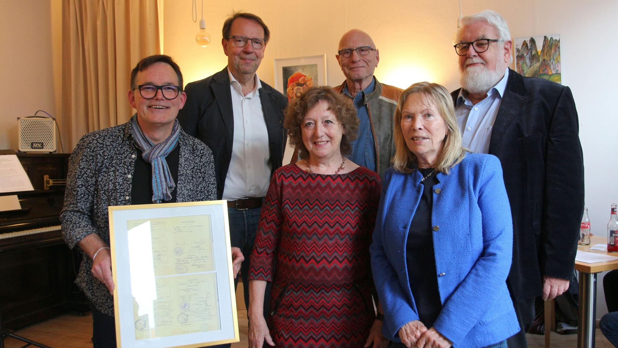 Das Bild zeigt Peter Worms, Ellen Leuk, Ursula Schönewerk, Prof. Dr. Martin Wortmann, Fred Gassen und Norbert Rohde.