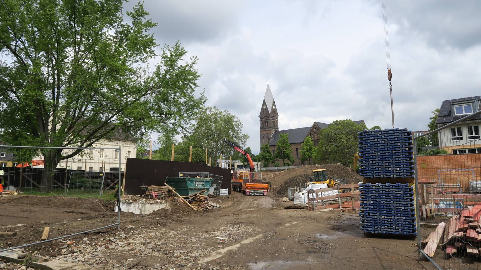 Neuplanungen wären teuer: Auf dem Gelände des Lindweiler Hofs haben vorbereitende Arbeiten bereits stattgefunden.