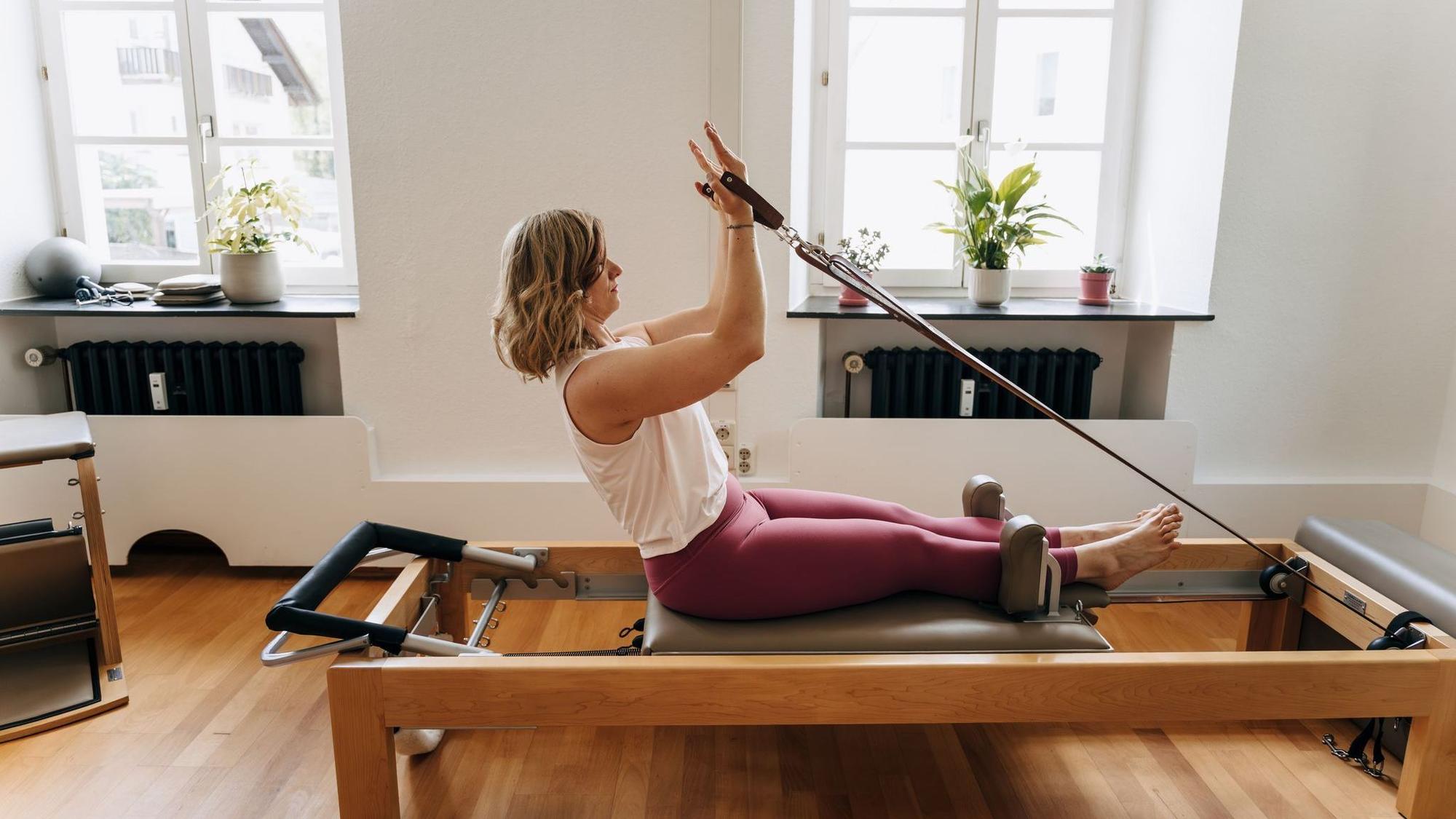 Natalia Cichos-Terrero beim Reformer-Pilates