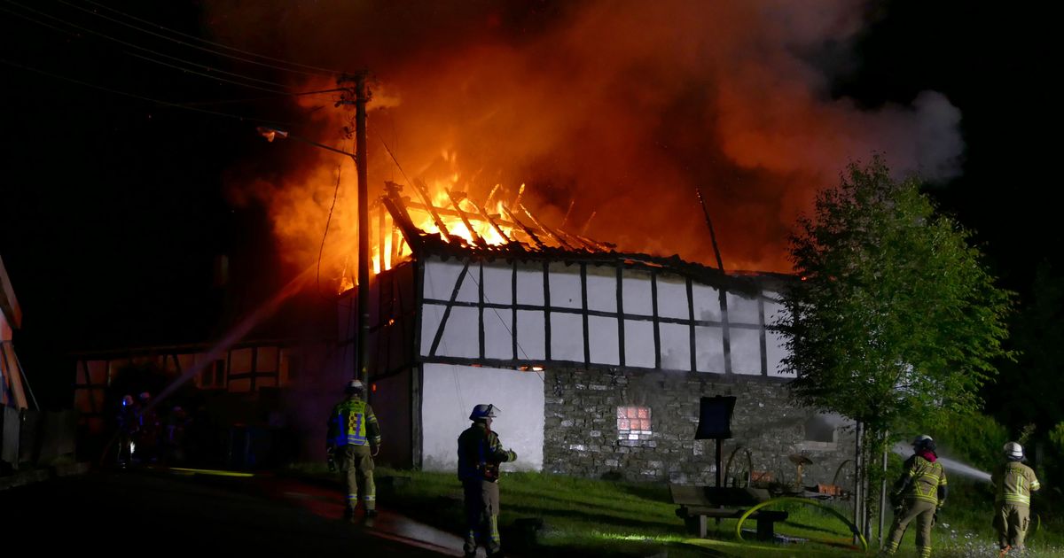 Power line melted: Timber-framed barn in Much burns down and must be ...