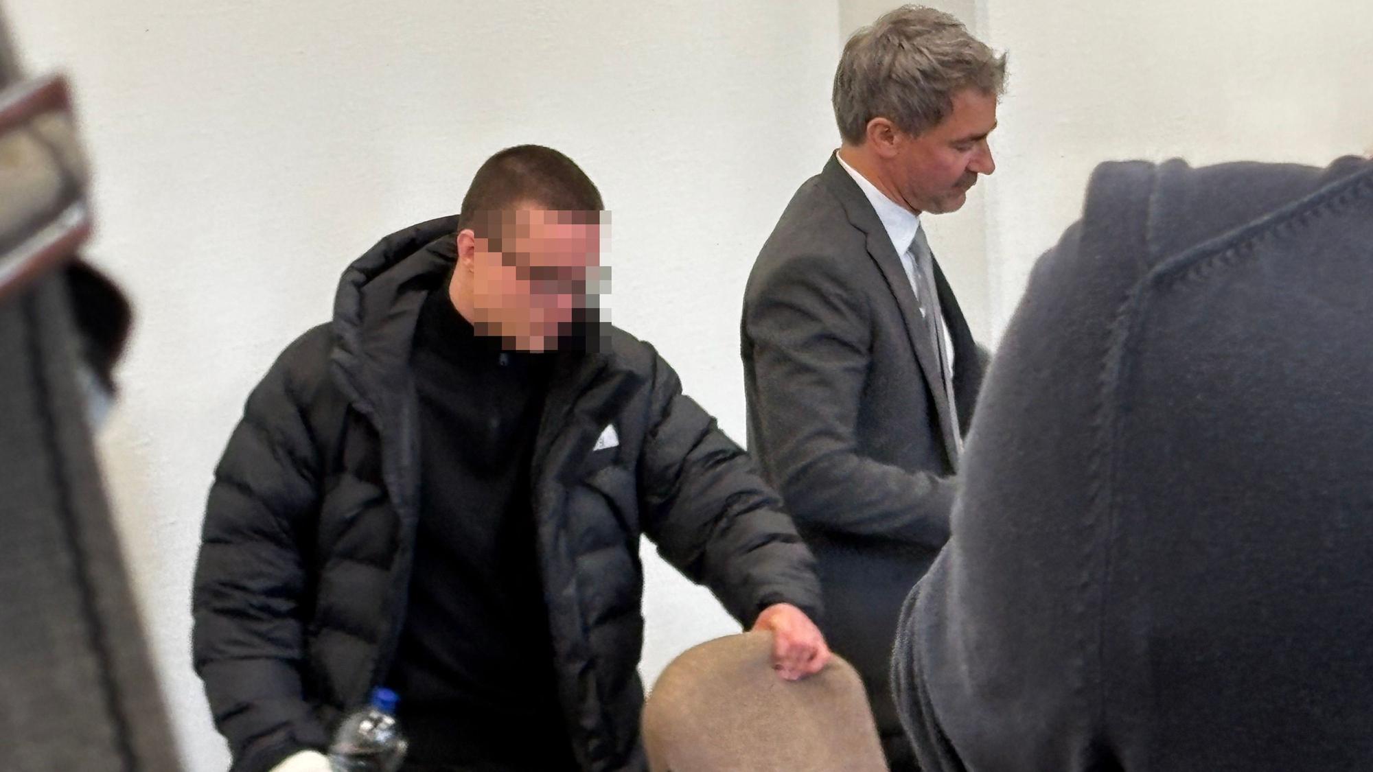 Der Unfallfahrer von Hürth muss sich vor dem Landgericht Köln verantworten.