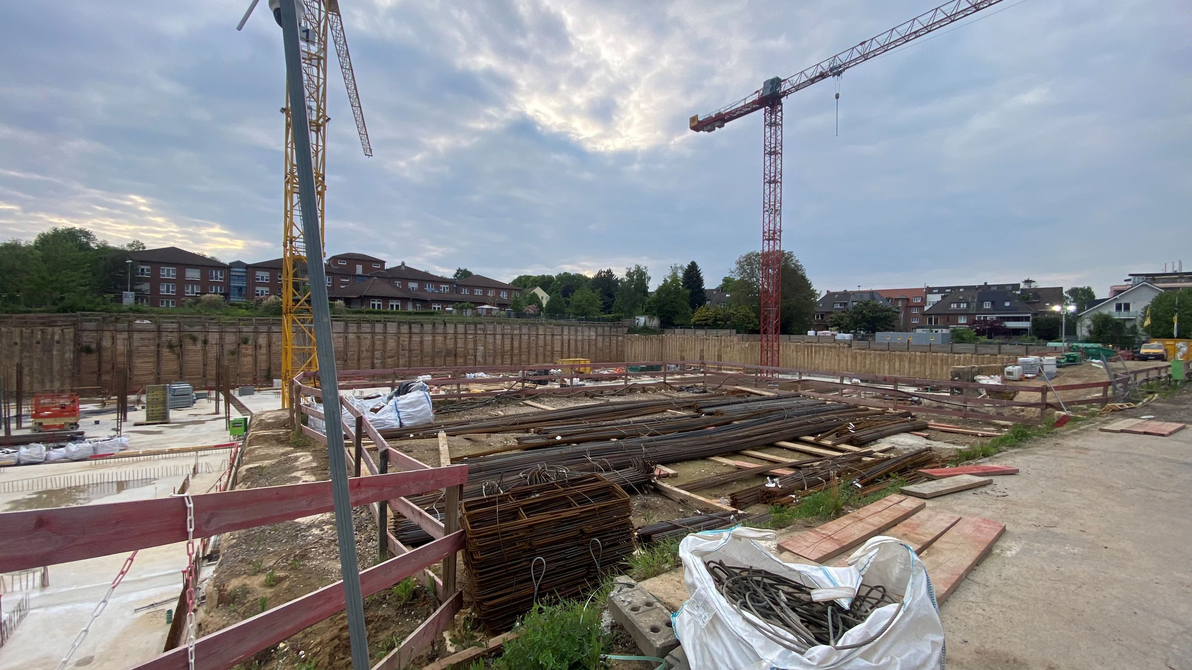 Zu sehen ist die Baustelle zu Errichtung der Feuerwache.