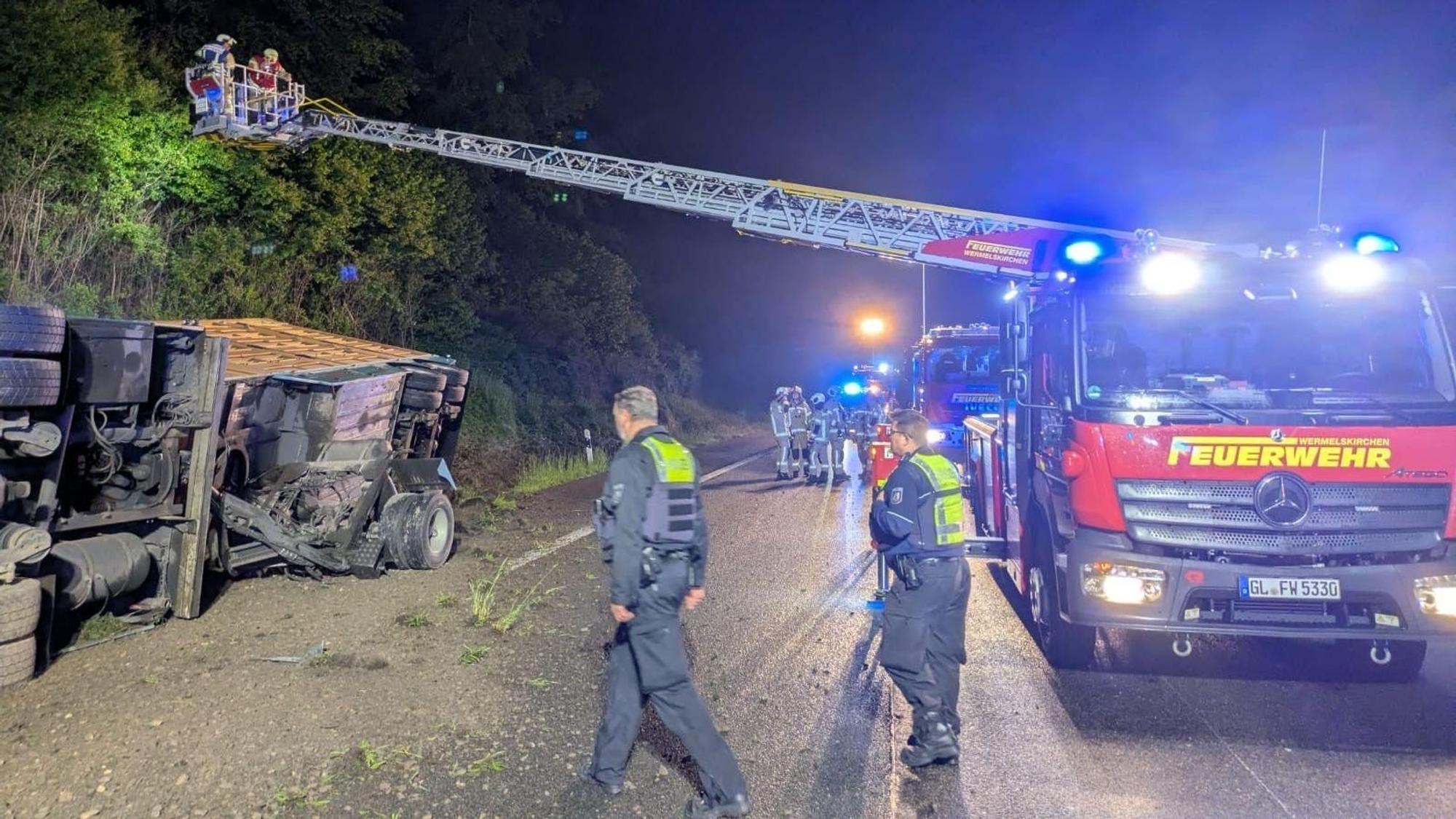 Unfallstelle auf der A1 bei Wermelskirchen.