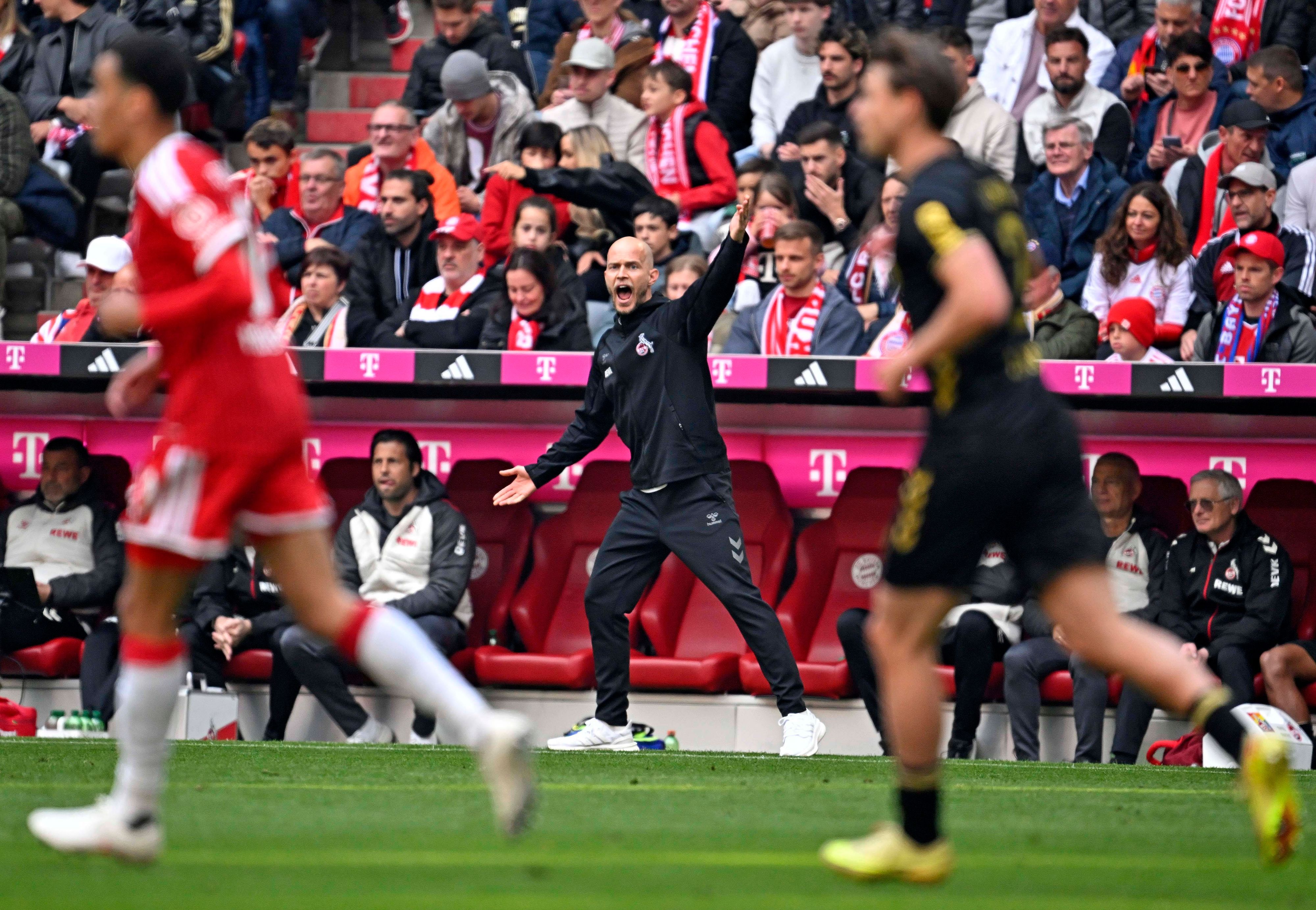 FC-Trainer René Wagner während des Spiels der Kölner beim FC Bayern (1:5)