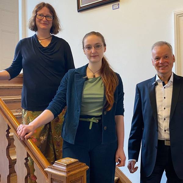 Zu sehen sind Christine Hölzmann, Dalilah Booz und Stephan Stübner.