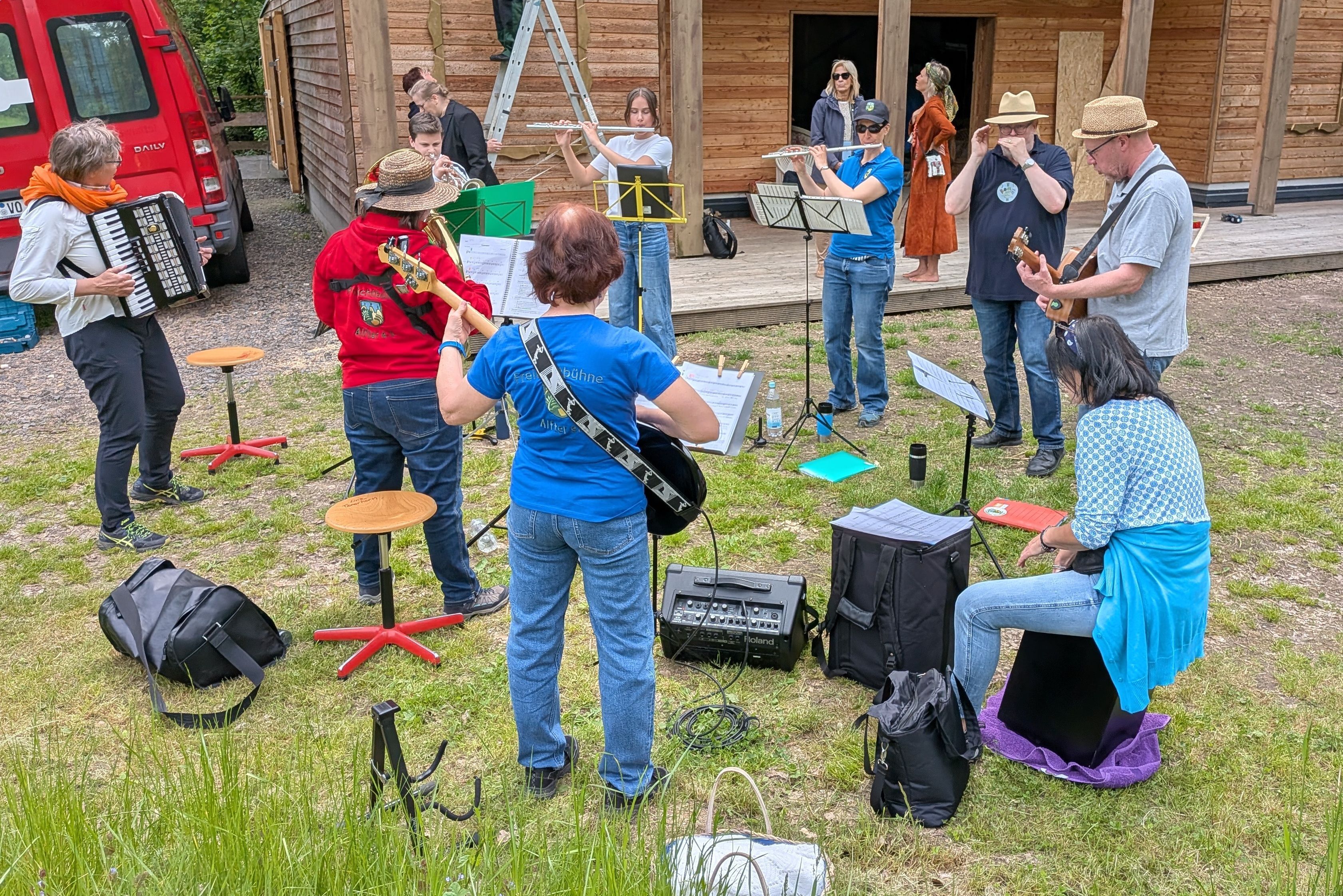 Die Band probt vor Hauptbühne.