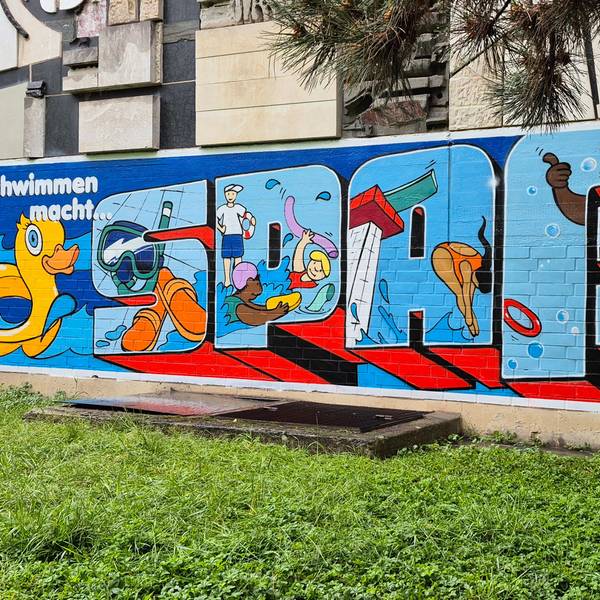 Das fertige Graffiti am Genovevabad in Mülheim