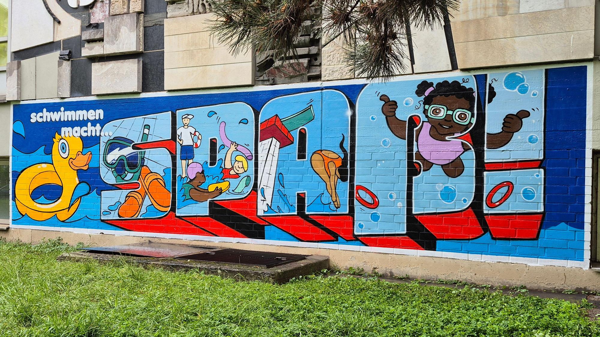 Das fertige Graffiti am Genovevabad in Mülheim
