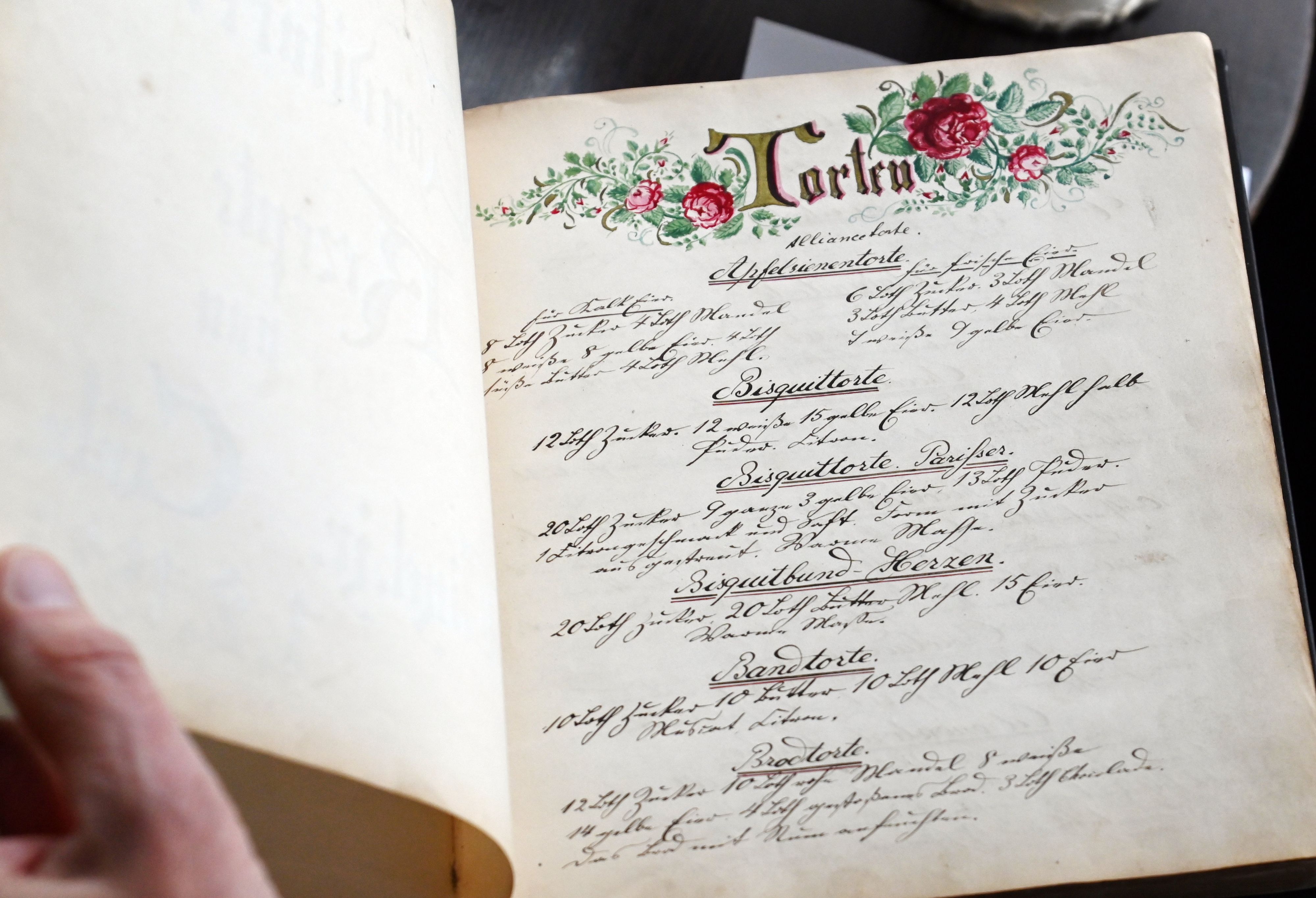 1875 enstand das Büchlein mit merh als 100 Tortenrezepten.