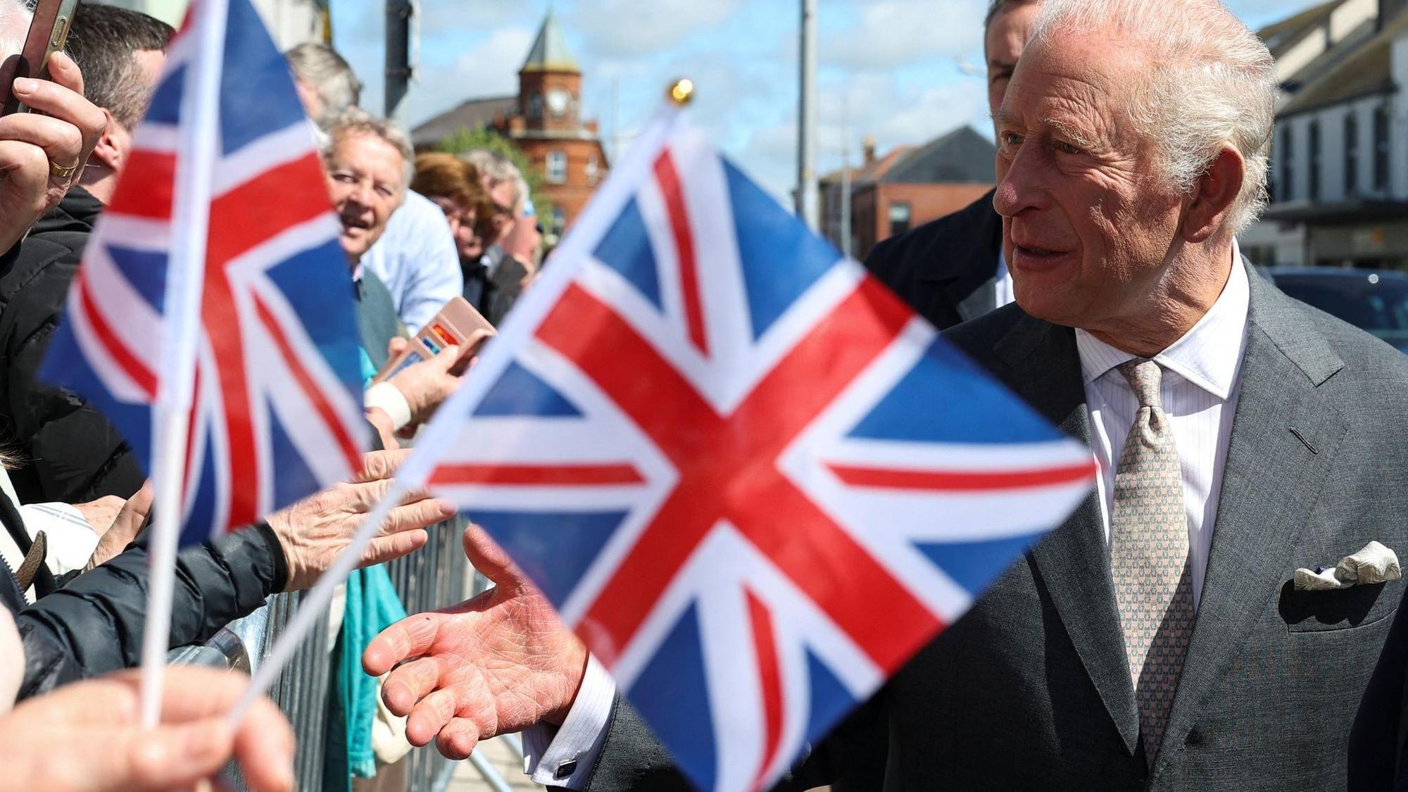 Britisches Königspaar besucht Nordirland