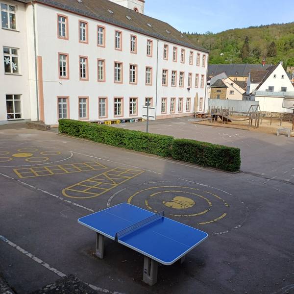 Der Schulhof der Grundschule Bad Münstereifel.