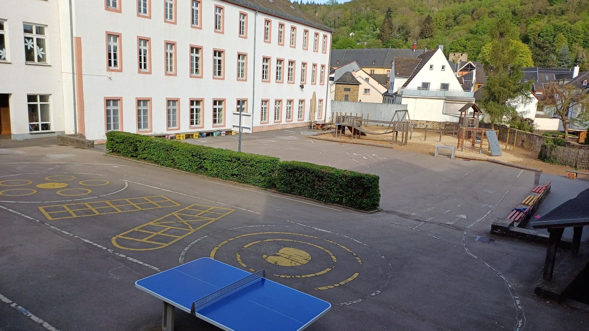 Der Schulhof der Grundschule Bad Münstereifel.