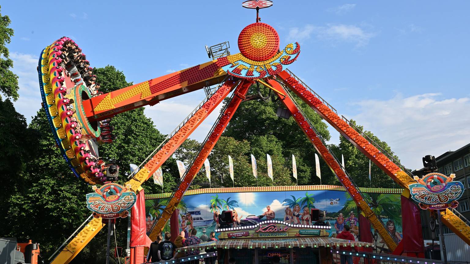 Frisbee, ein Fahrgeschäft auf einer Kirmes.