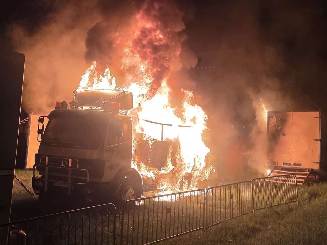 Brand beim Circus Charles Monroe in Köln-Sülz. Die Zugmaschine war das Herzstück für den Zirkus.