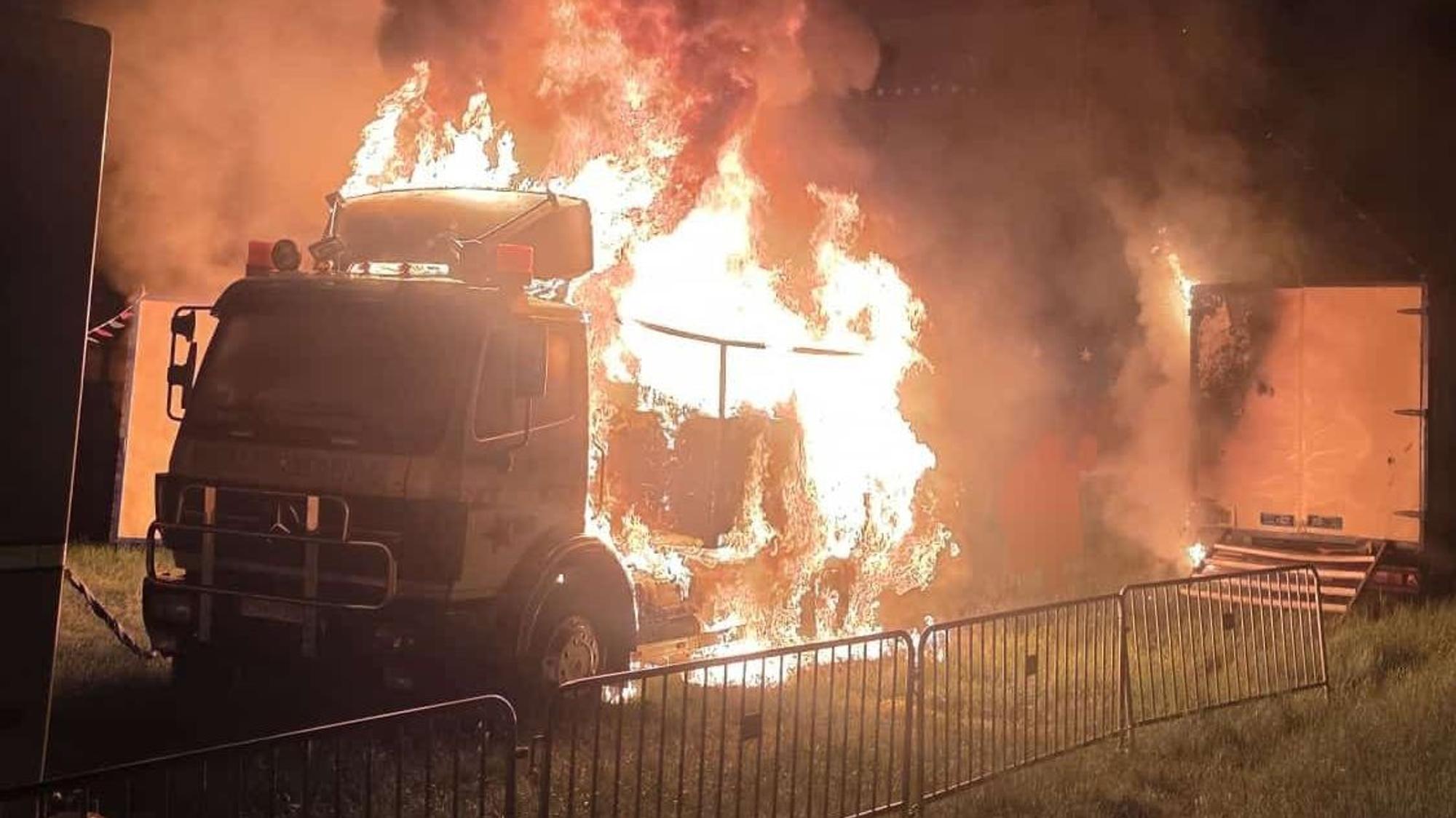 Brand beim Circus Charles Monroe in Köln-Sülz. Die Zugmaschine war das Herzstück für den Zirkus.