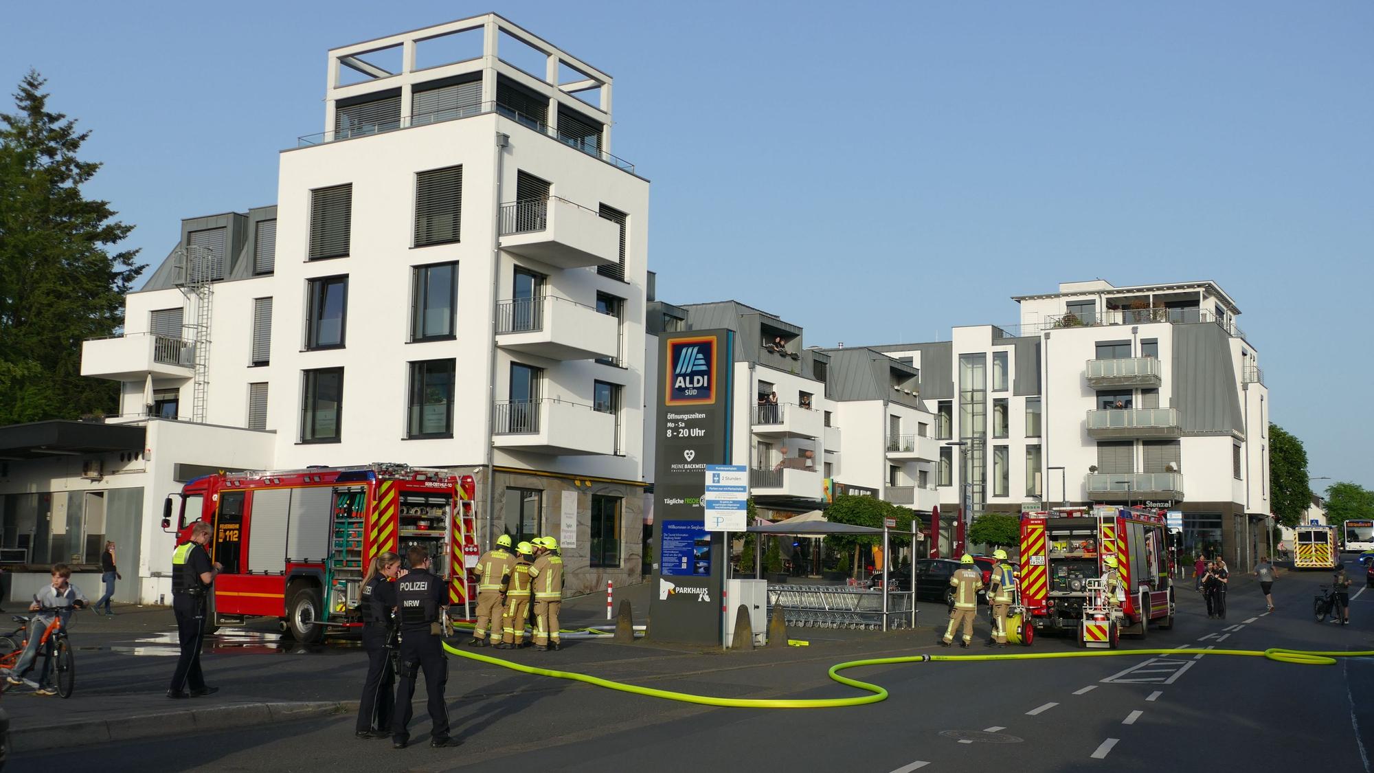 Rauch sollte aus der Tiefgarage kommen, es handelte sich jedoch um einen technischen Defekt.