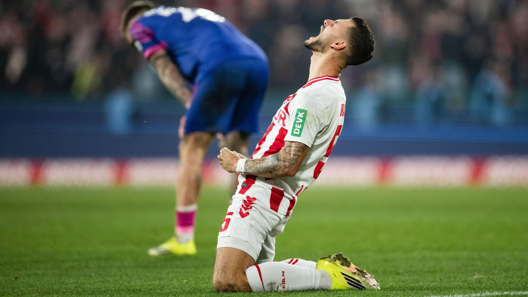 Tom Krauß (1. FC Köln) jubelt im Rheinenergie-Stadion. (Archivbild)