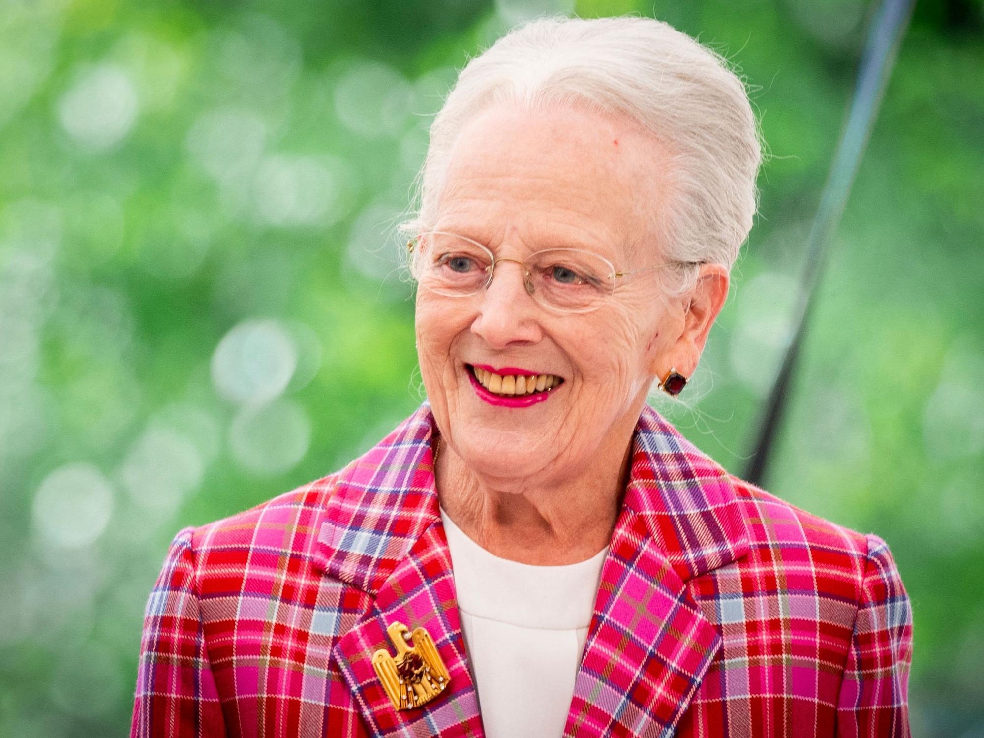 Dänemarks Königin Margrethe lacht.