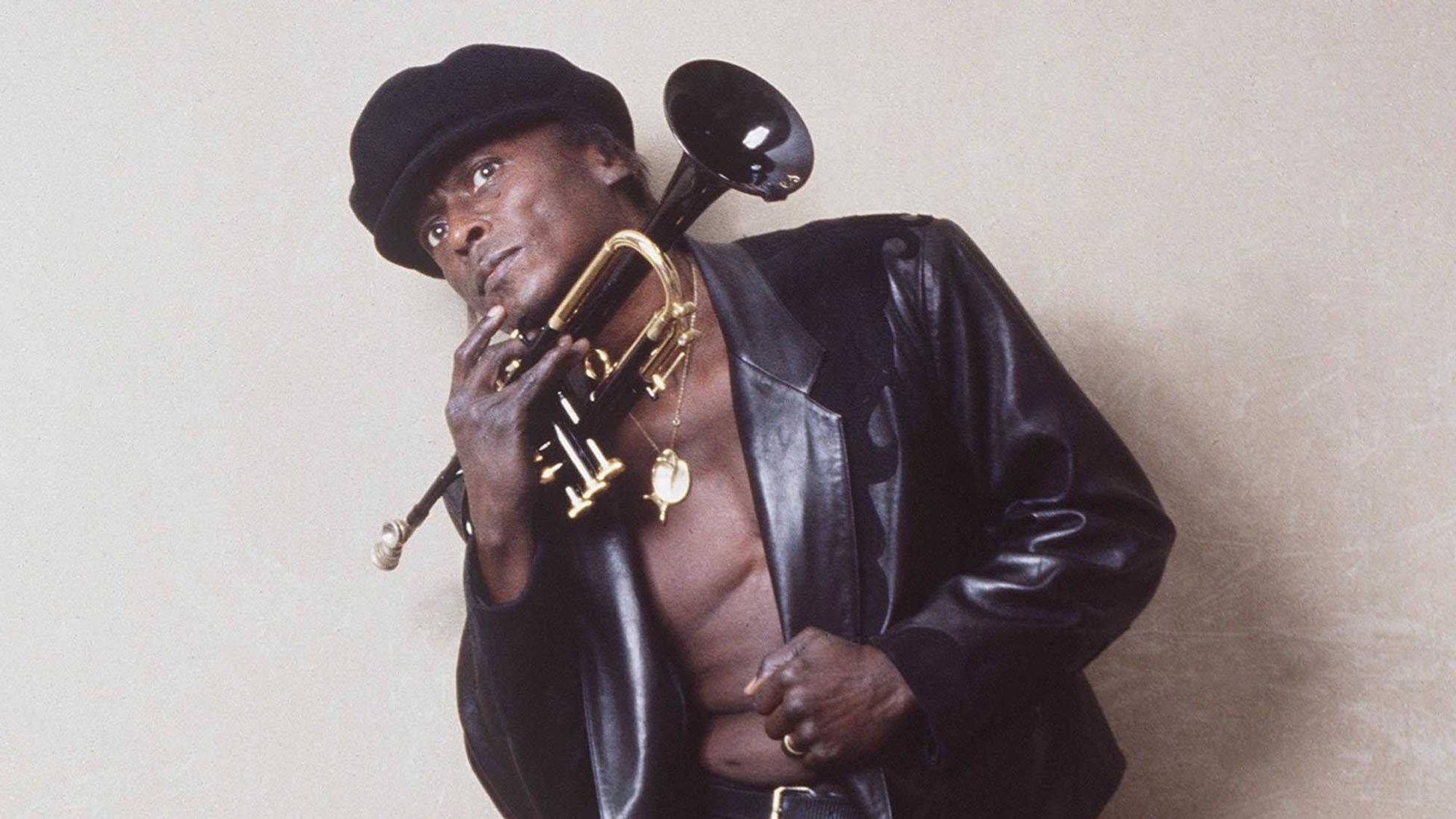 Portrait of Miles Dewey Davis composer, trumpet player 1985 Serge COHEN/Opale.photo RECORD DATE NOT STATED *** Portrait of Miles Dewey Davis composer, trumpet player 1985 Serge COHEN Opale photo RECORD DATE NOT STATED PUBLICATIONxNOTxINxFRAxITAxNED Copyright: x SergexCOHEN/Opale.photox