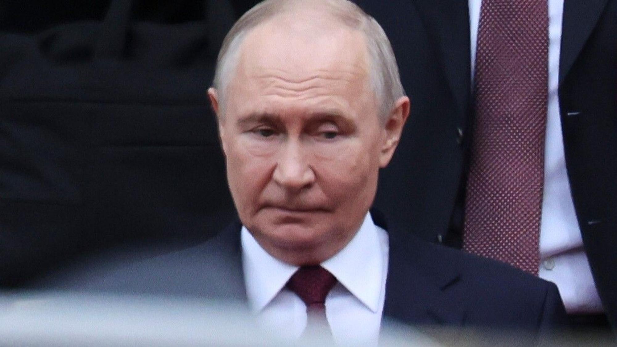 Kremlchef Wladimir Putin muss sich Häme aus der Ukraine und Kritik aus Russland gefallen lassen. (Archivbild)