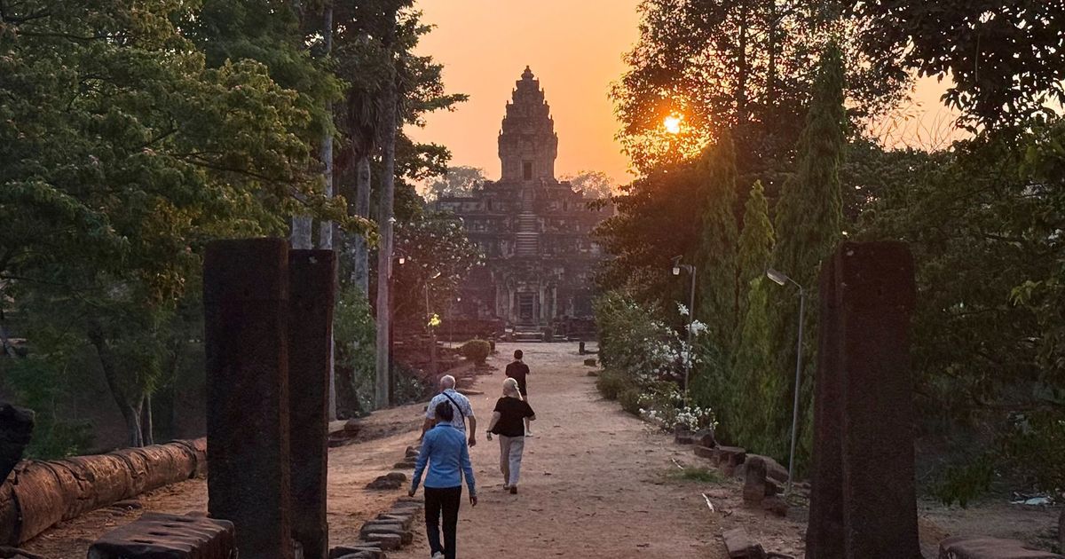 Empty temples in Angkor: Border conflict and new airport deter visitors