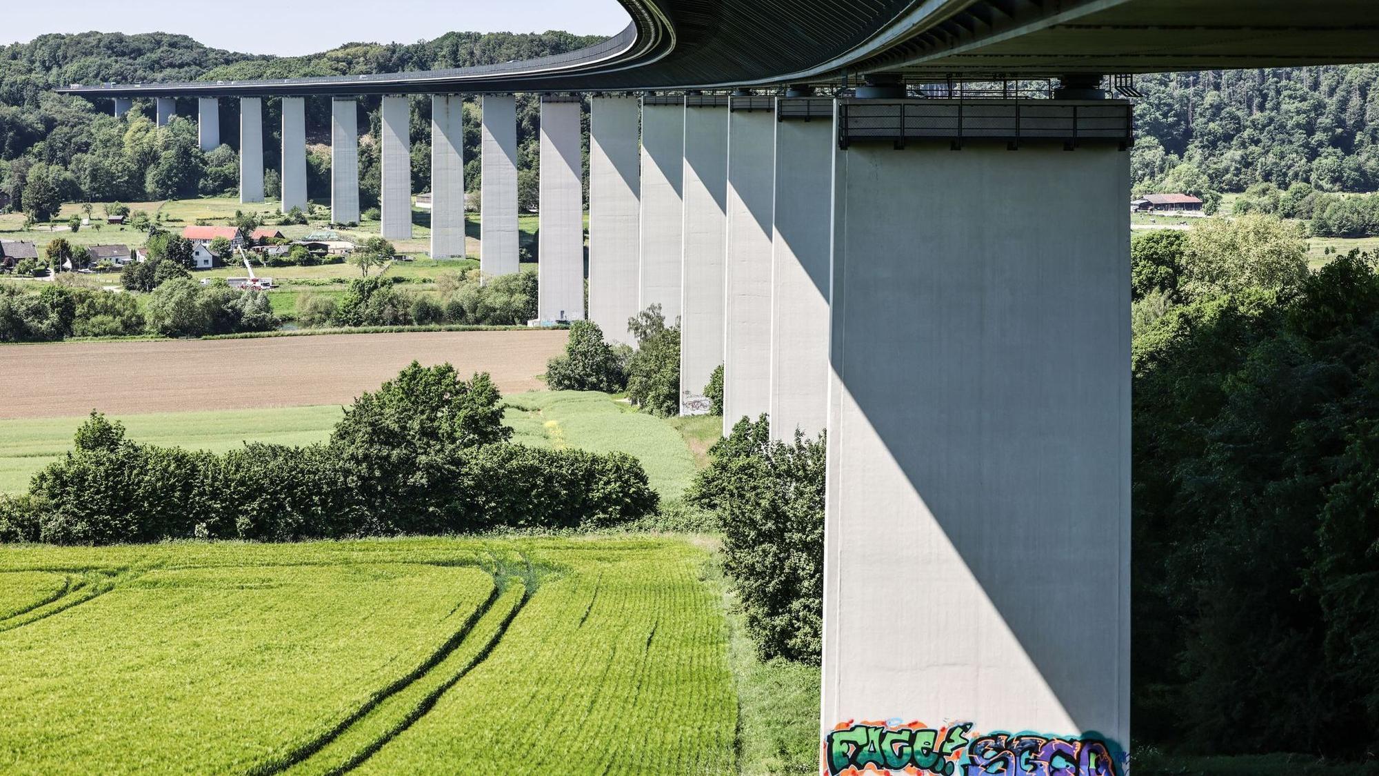 Brücke Mintard über das Ruhrtal