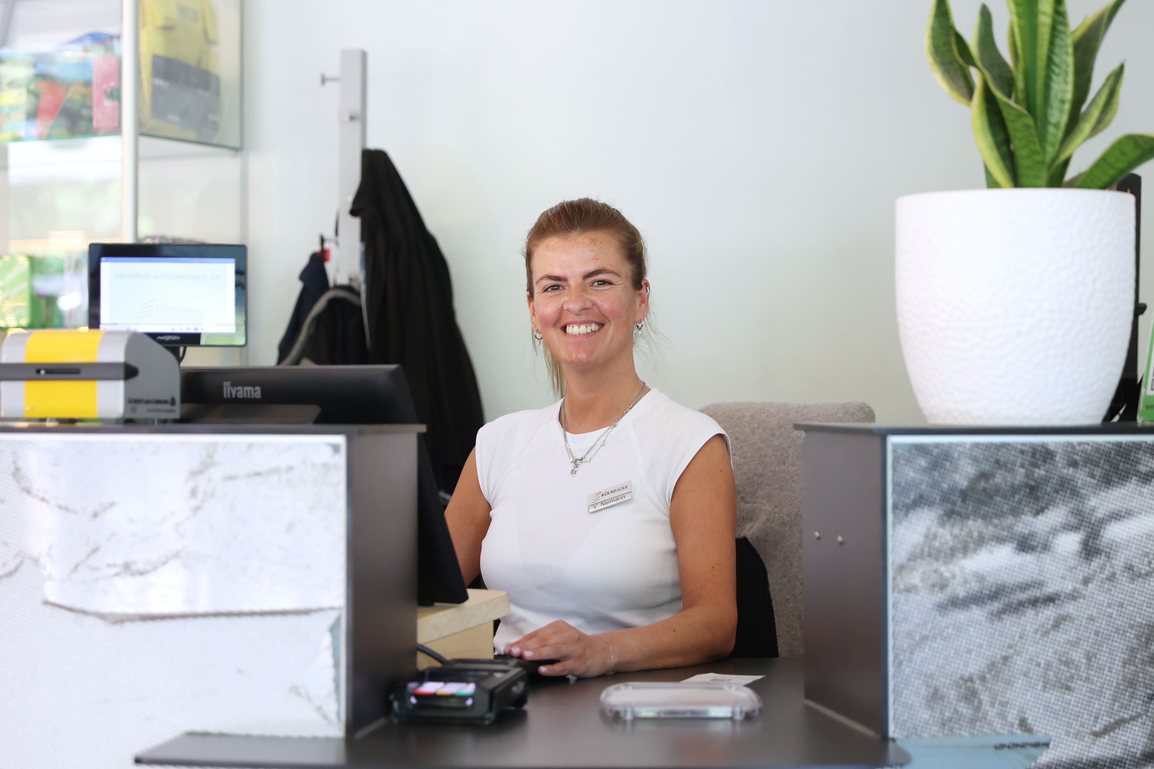 Vivien Niemann an ihrem Arbeitsplatz