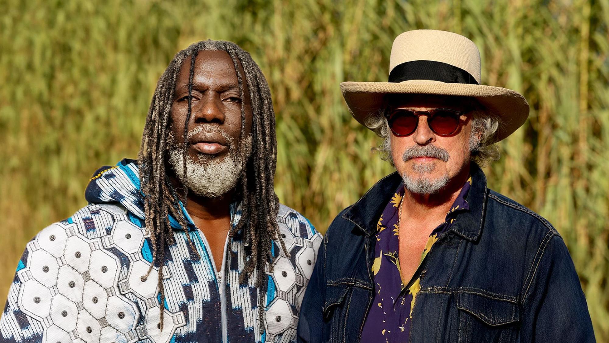 Tiken Jah Fakoly aus der Elfenbeinküste (links) und Wolfgang Niedecken.