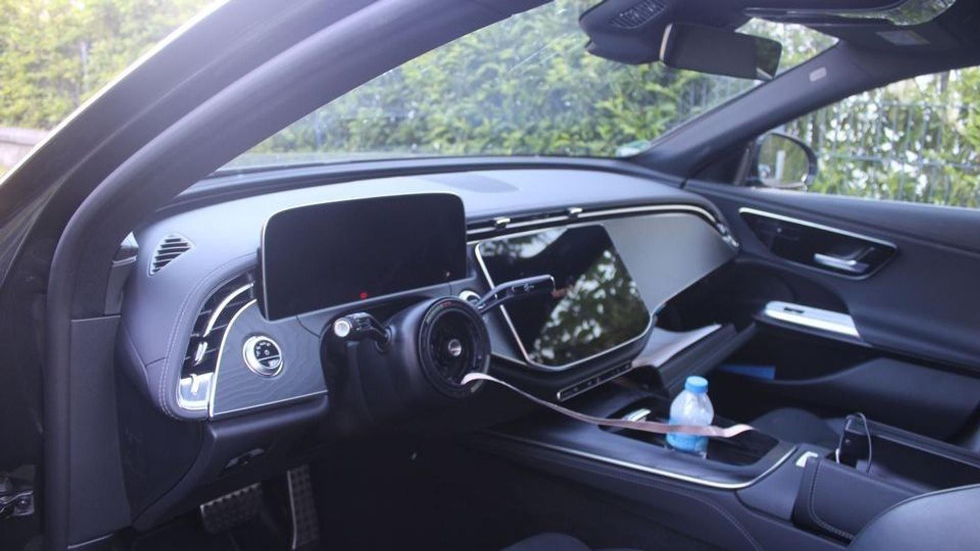In Bergisch Gladbach wurden drei Mercedes-Autos aufgebrochen.