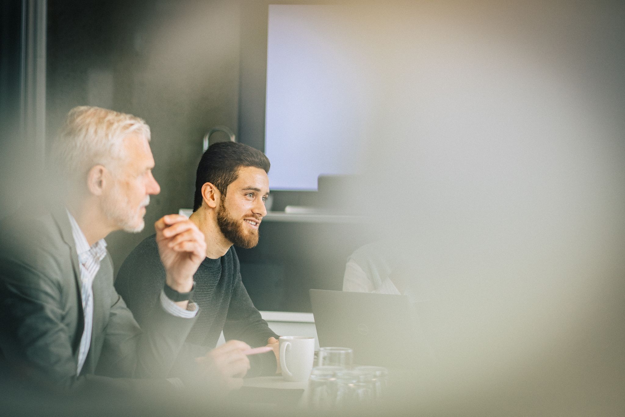 Eine Gruppe Kollegen in einem Meeting