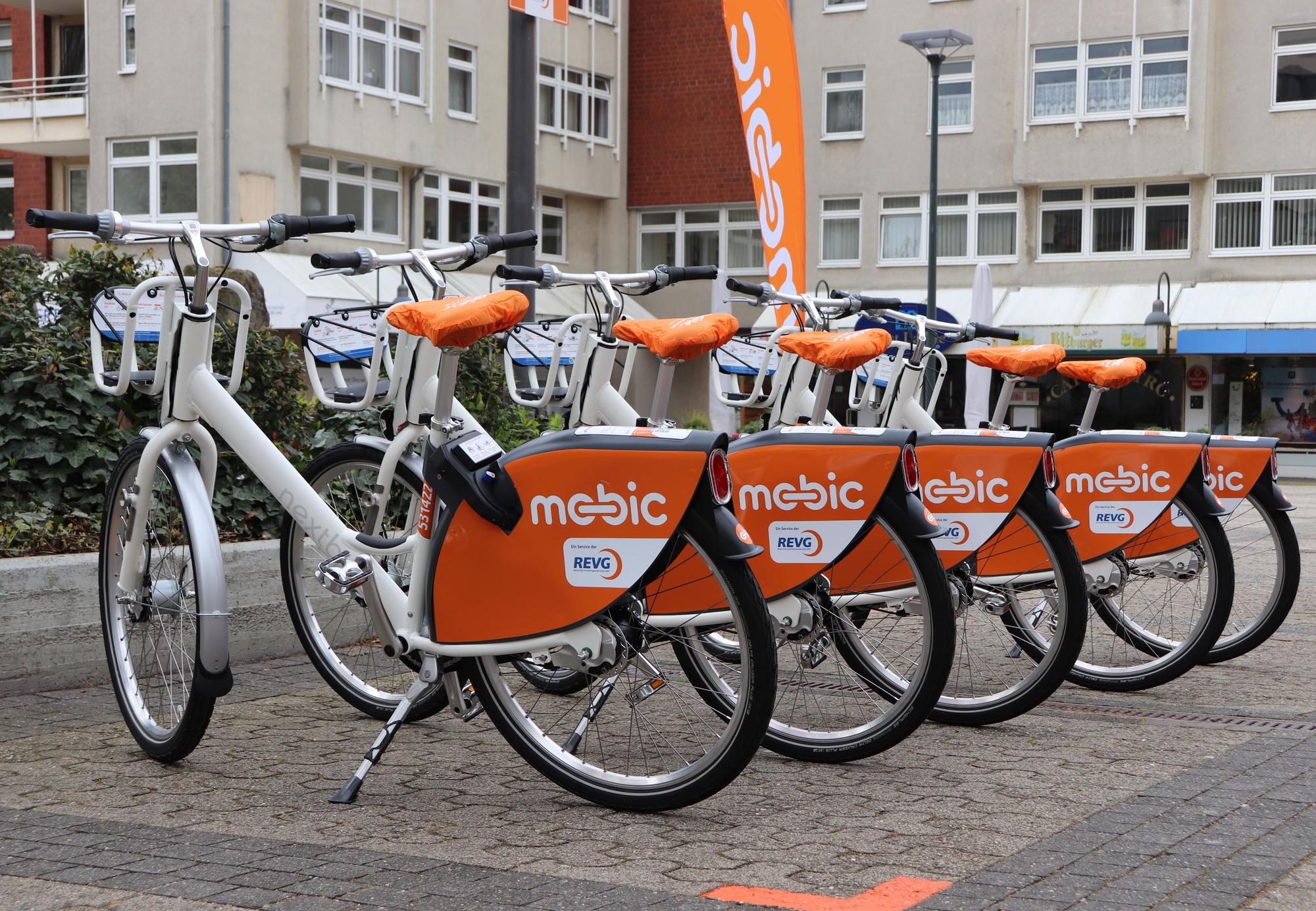 Das Foto zeigt „mobic“-Leihräder der REVG in Wesseling.