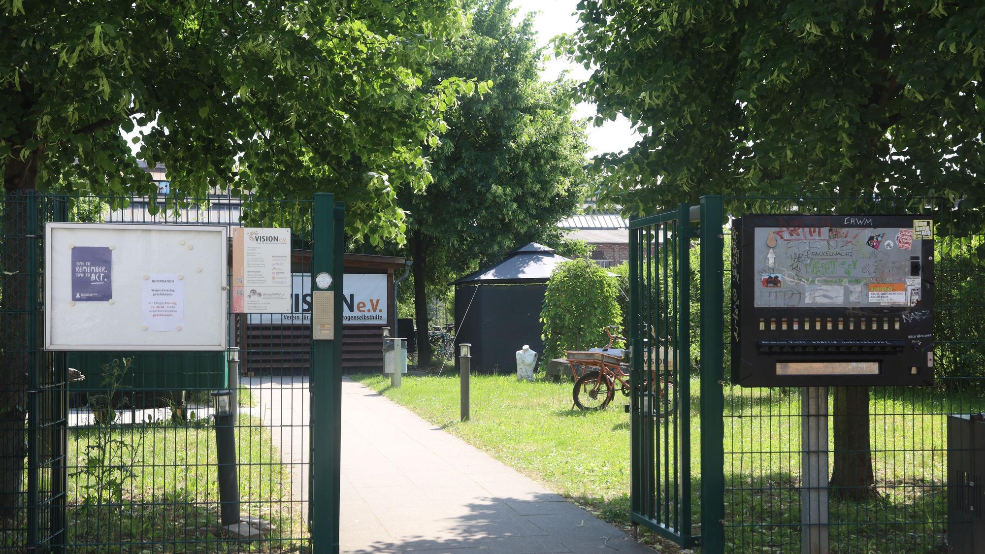 Der VISION e.V. – Verein für innovative Drogenselbsthilfe betreibt in Kalk einen Ort, an dem Süchtige mit Crack dealen können. Das Projekt an der Neuerburgstraße ist umstritten.