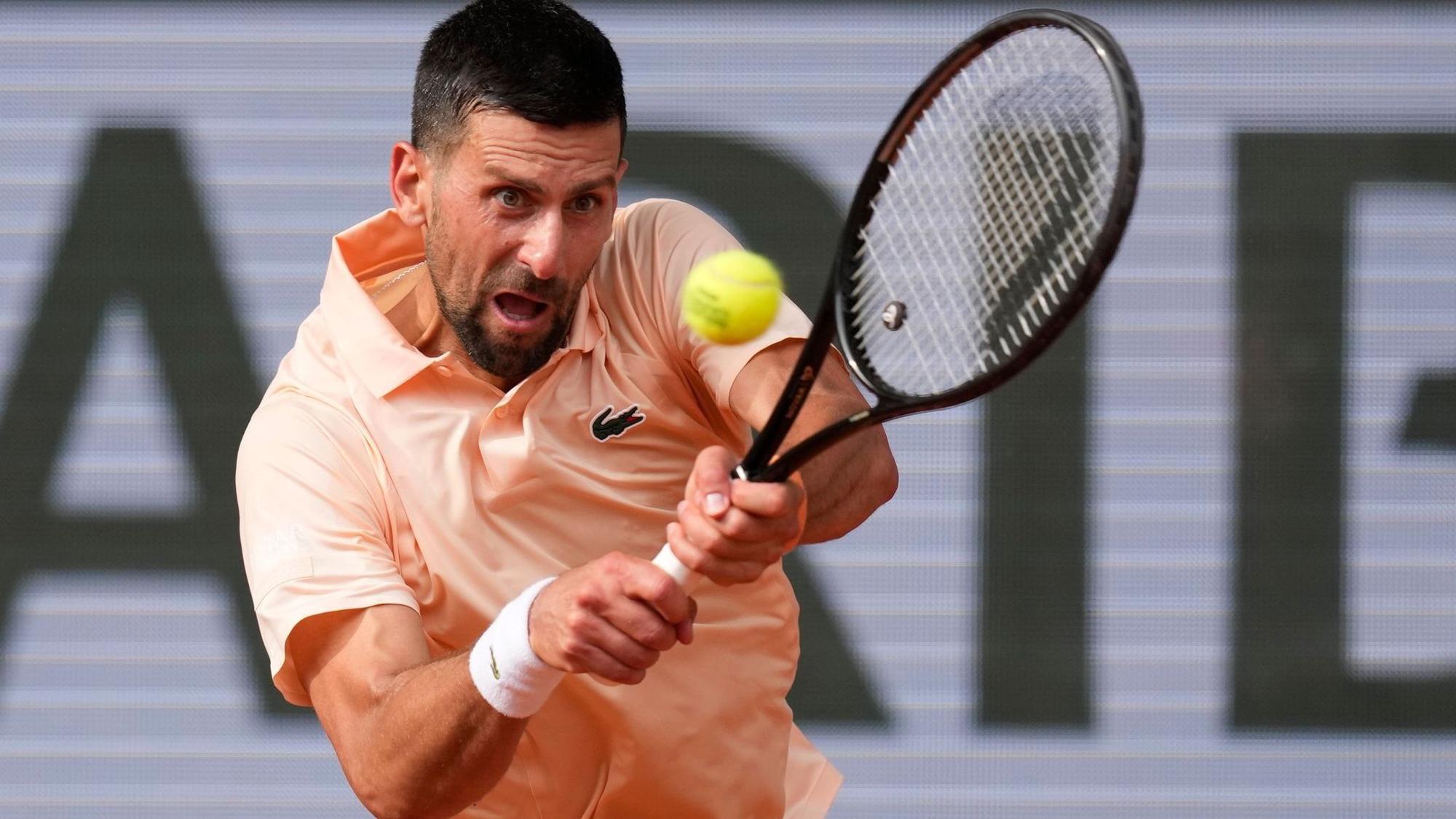 Novak Djokovic musste in seinem Drittrundenmatch bei den French Open hart kämpfen.