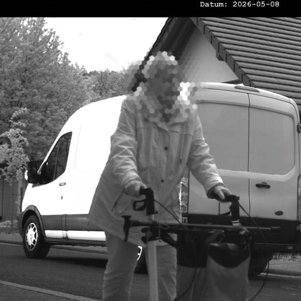 Frau mit Rollator von Polizei geblitzt