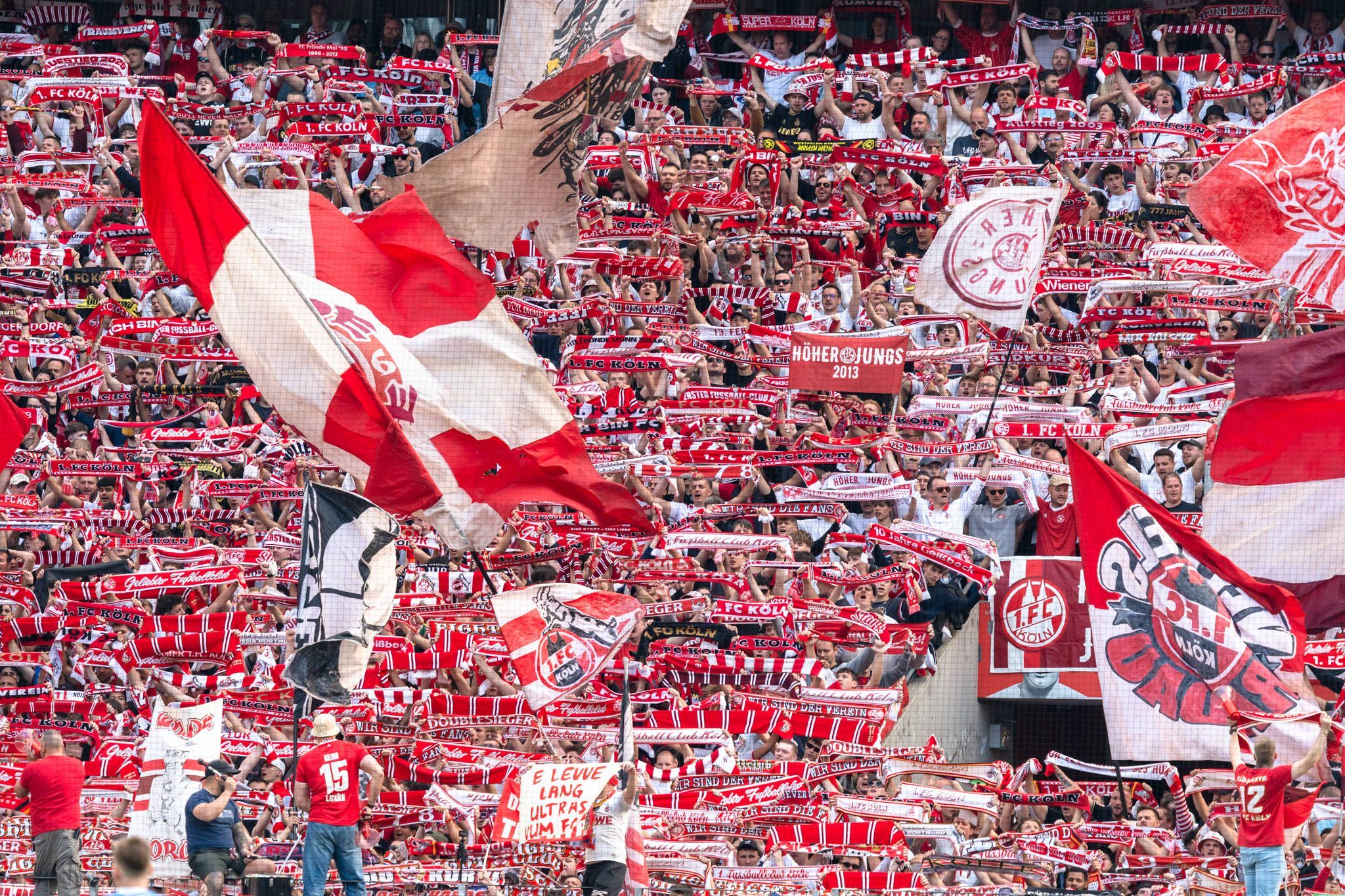 Regelmäßig ausverkauft ist das Rhein-Energie-Stadion.