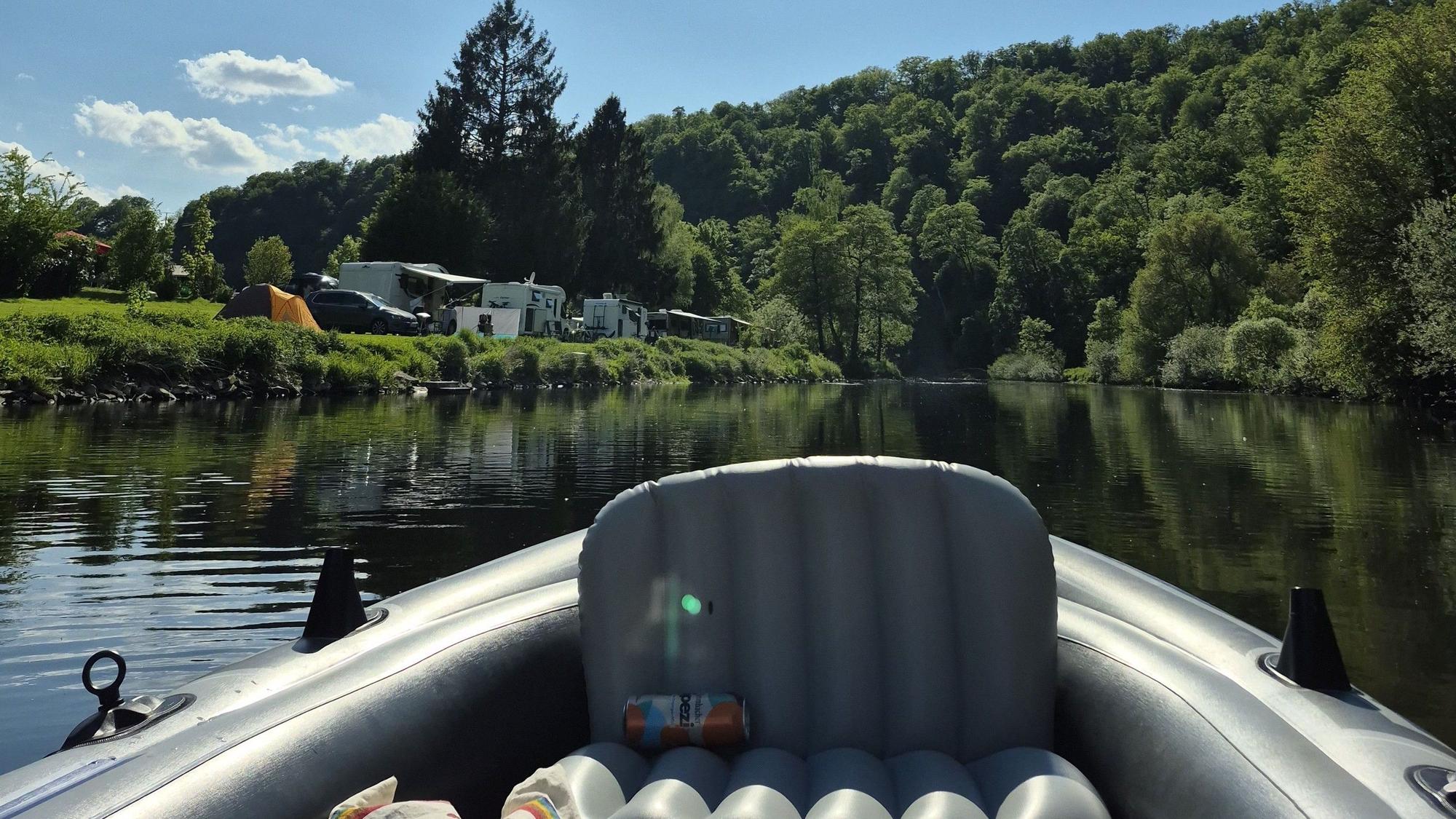 Am Campingplatz in Happach kann man übernachten, aussteigen oder Getränkenachschub besorgen.