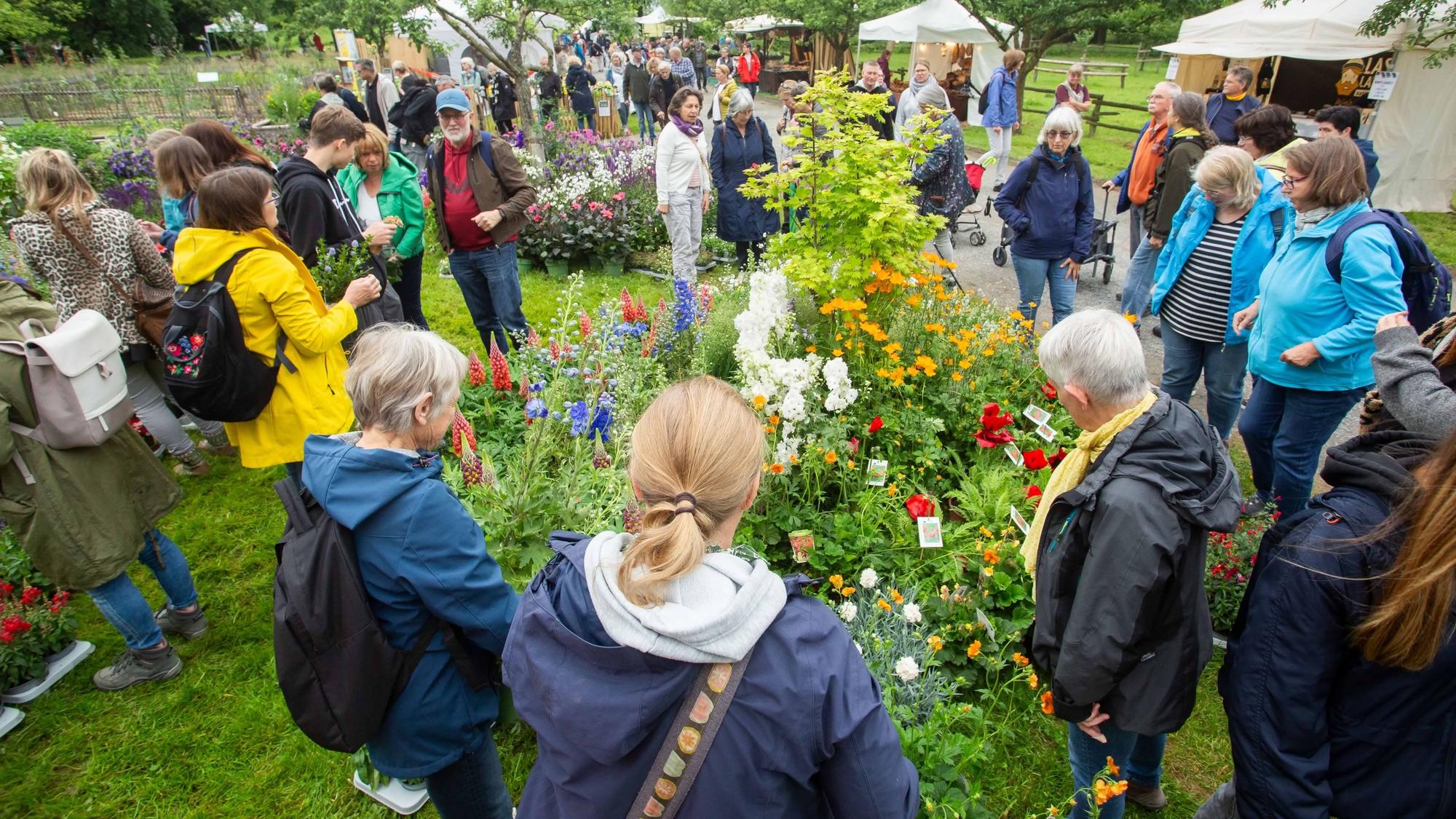 Gartenmarkt „Jrön un Jedön“ am 30. und 31. Mai im LVR-Freilichtmuseum Lindlar mit rund 100 Ausstellenden. (Archivfoto)