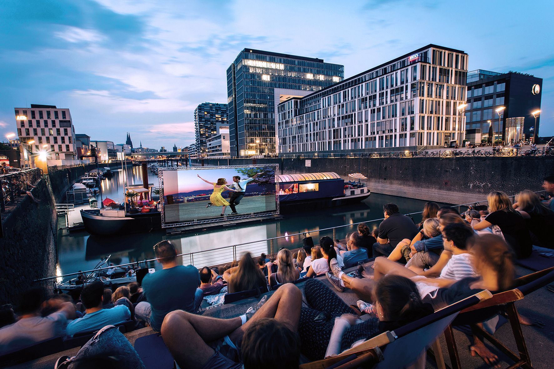 Die Sommersaison im Open-Air-Kino am Rheinauhafen startet am 3. Juni.