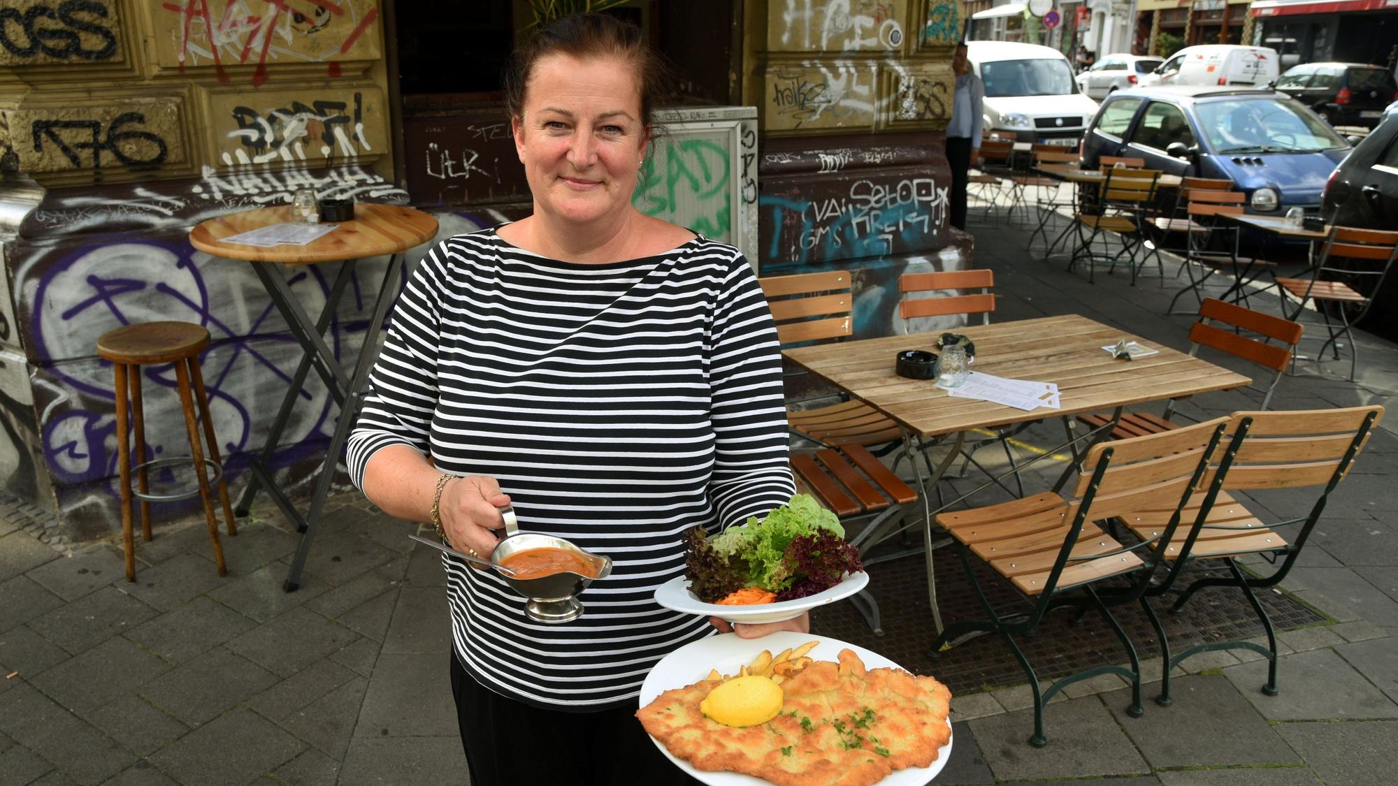 Maureen Wolf, Betreiberin der Gaststätte „Oma Kleinmann“ auf der Zülpicher Straße