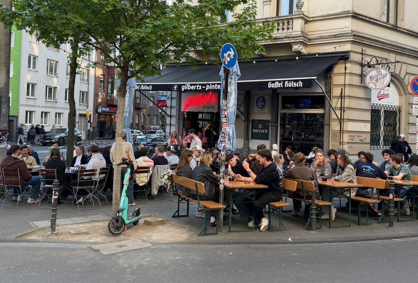 Gilbert's Pinte am Zülpicher Platz – Kölns älteste Studentenkneipe im Kwartier Latäng.