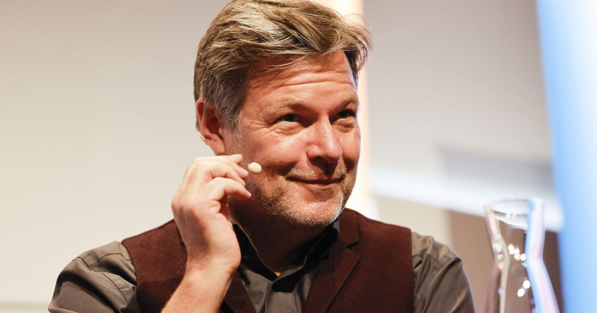 Sharp performance: Habeck criticizes Söder, Kubicki and Trump - | and has ...