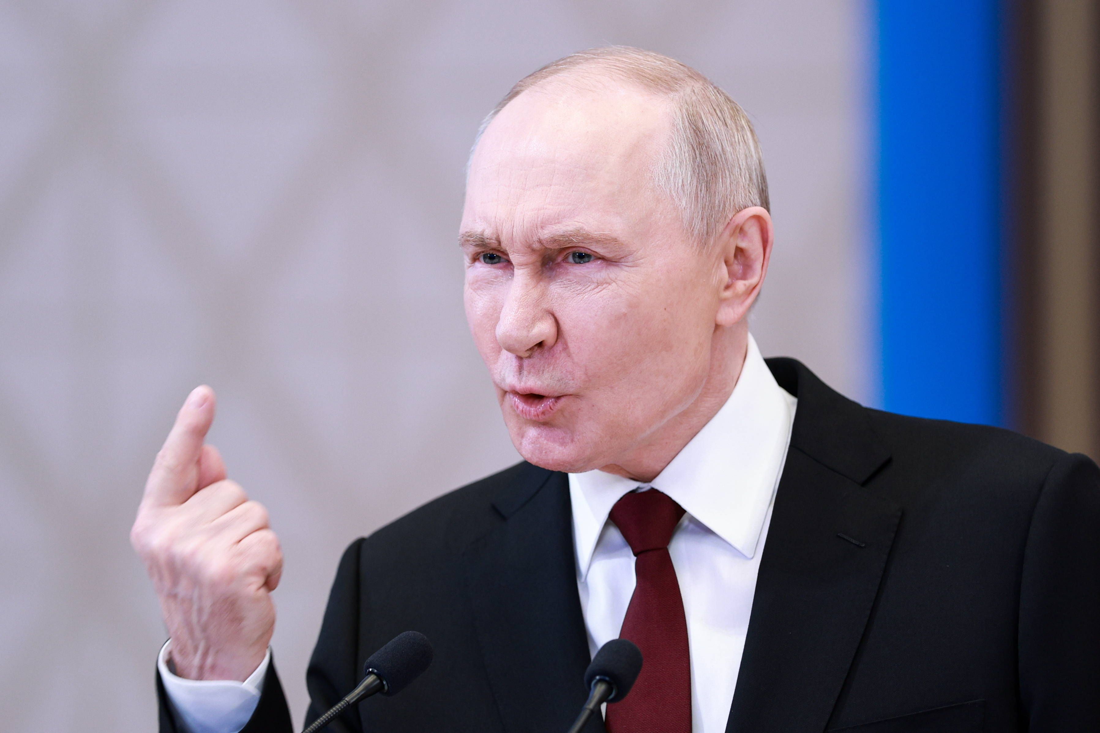 Kremlchef Wladimir Putin bei einem Auftritt vor Journalisten in Kasachstan. (Archivbild)