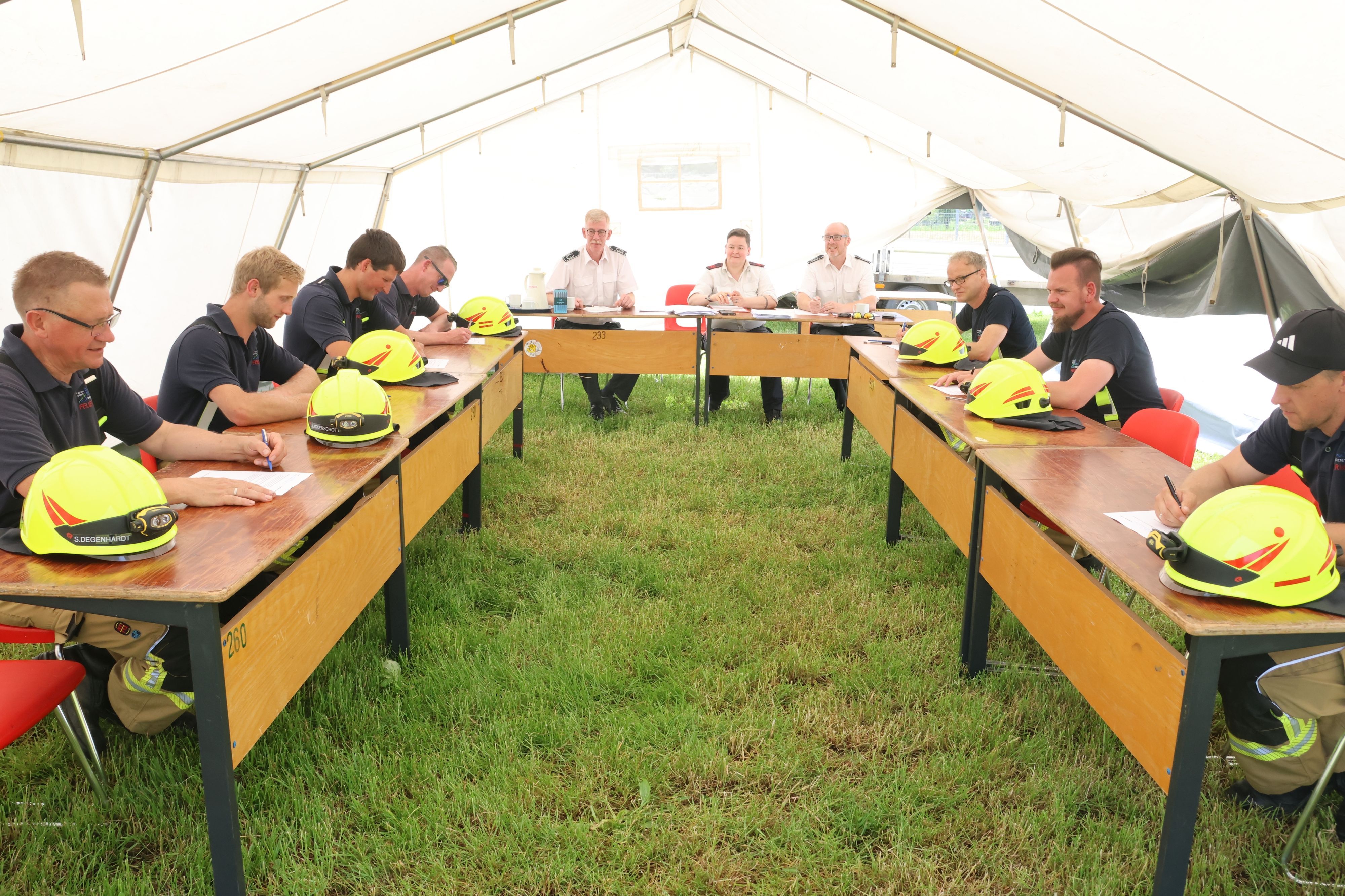 Das Foto zeigt Angehörige der Einheit Egen der Freiwilligen Feuerwehr Wipperfürth.