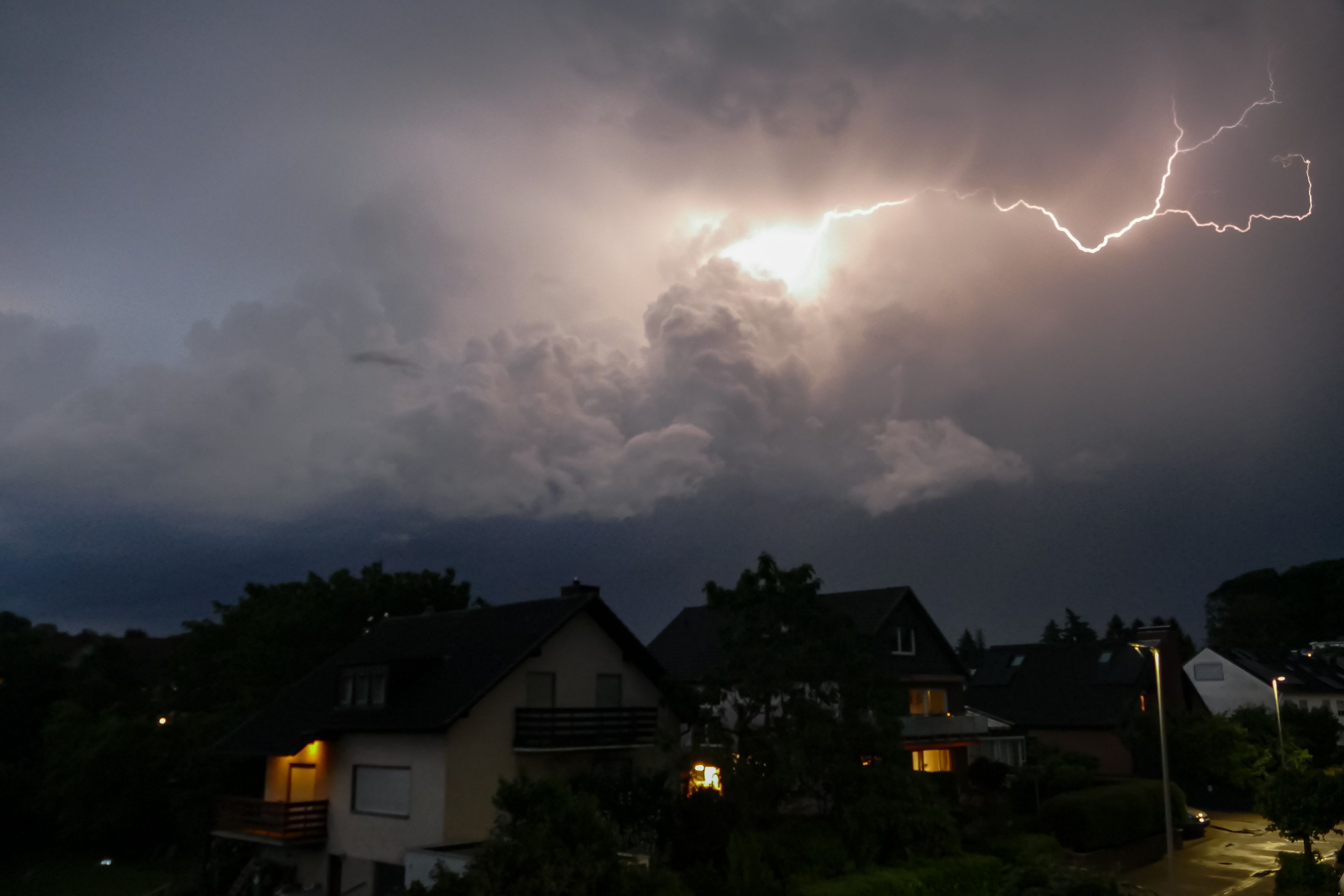 Blitz und Donner über Siegburg.