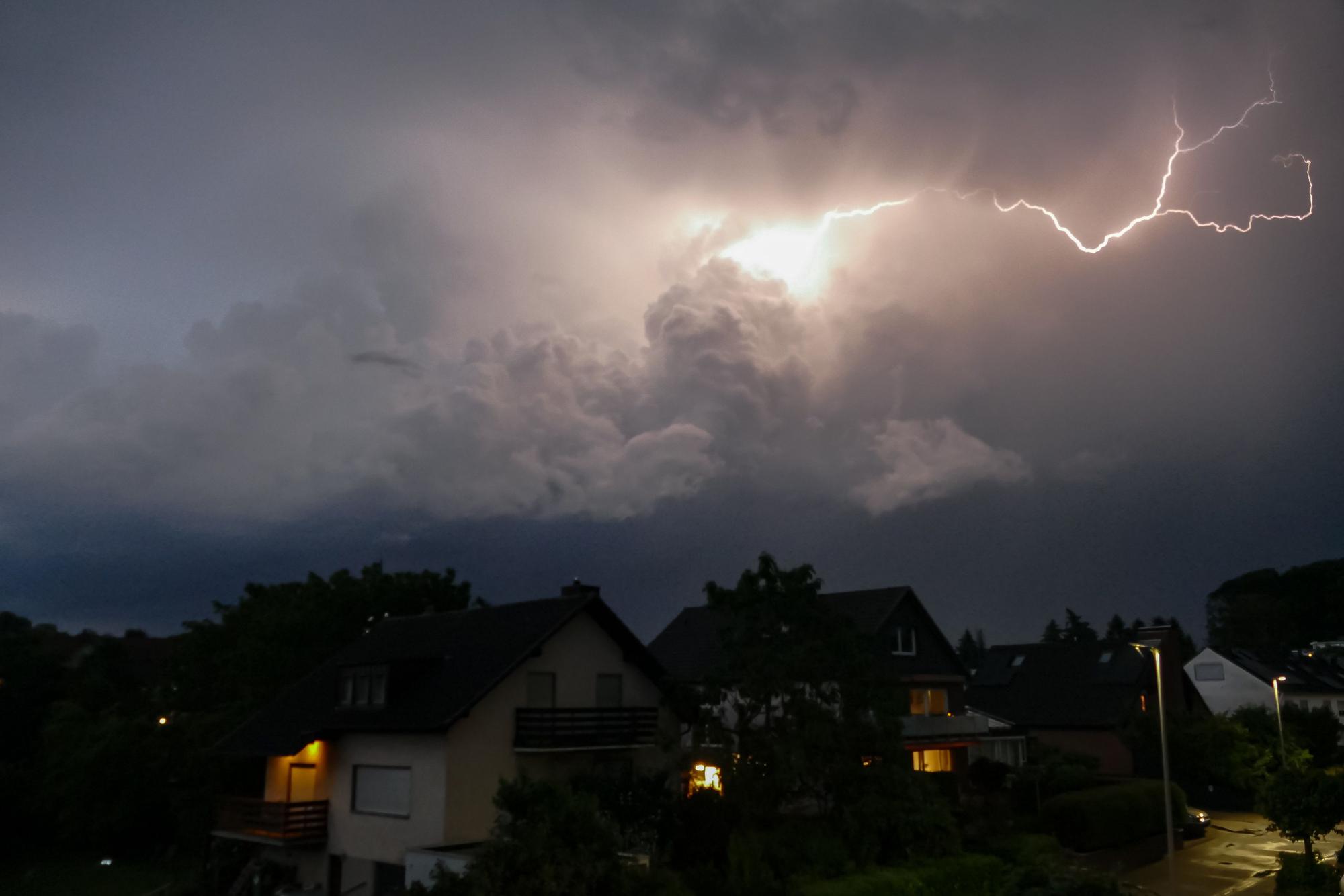 Blitz und Donner über Siegburg.