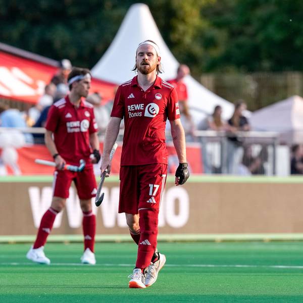 v.li.: Raphael Hartkopf KTHC, 6, Christopher Rühr KTHC, 17, Spieler von Rot-Weiss Köln KTHC, enttäuscht schauend, Enttäuschung, Frustration, disappointed, pessimistisch, Aktion, Action, Spielszene, 30.05.2026, Bonn Deutschland, Hockey, Deutsche Meisterschaft, Halbfinale, Herren, Rot-Weiss Köln - Uhlenhorst Mülheim *** from left Raphael Hartkopf KTHC, 6 , Christopher Rühr KTHC, 17 , player of Rot Weiss Köln KTHC , looking disappointed, disappointment, frustration, disappointed, pessimistic, action, action scene, 30 05 2026, Bonn Germany , Hockey, German Championship, Semifinal, Men, Rot Weiss Köln Uhlenhorst Mülheim xozx