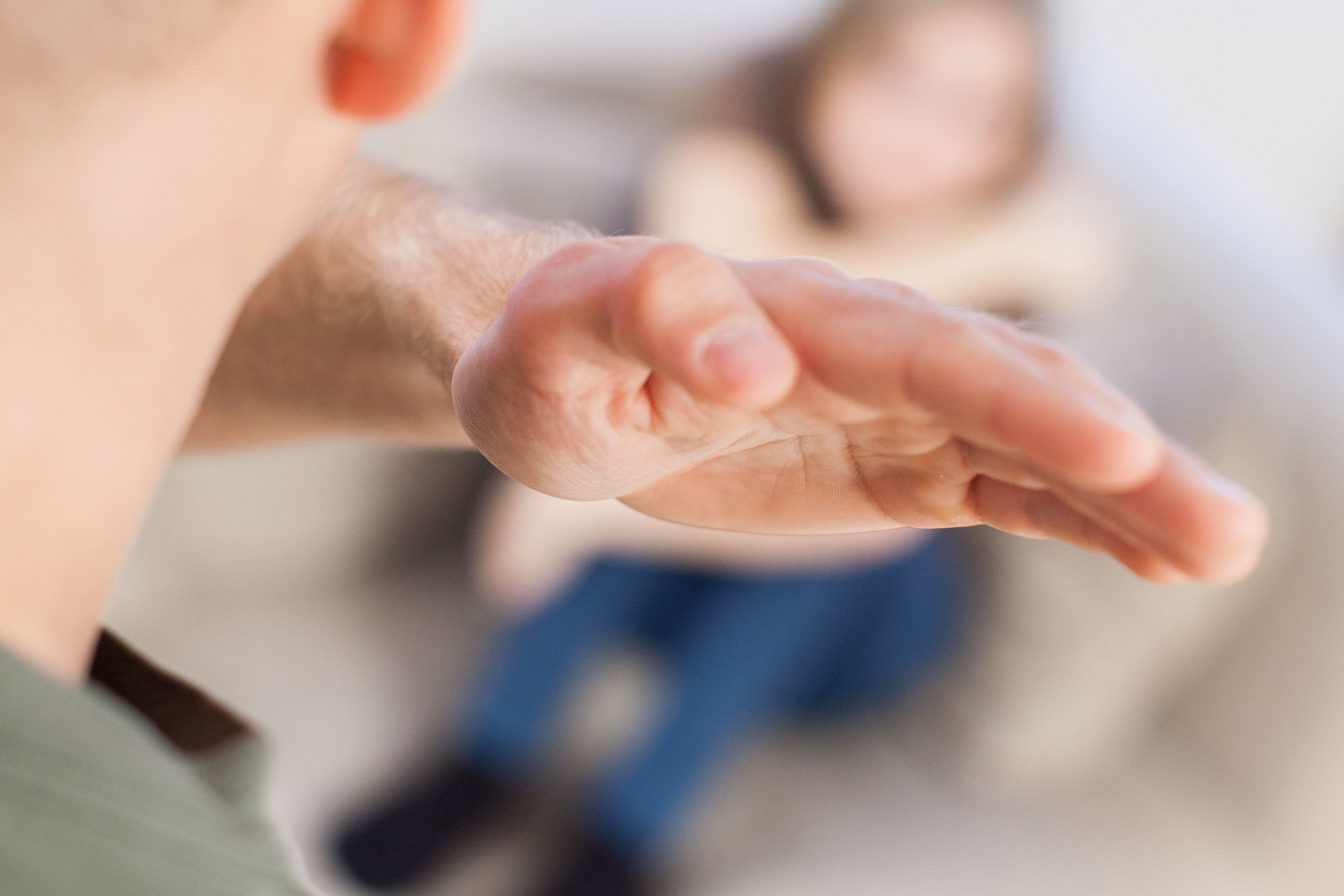 Jahrelange Gewalt und Kontrollversuche durch den Kindsvater können dazu führen, dass das alleinige Sorgerecht der Mutter zugesprochen wird.