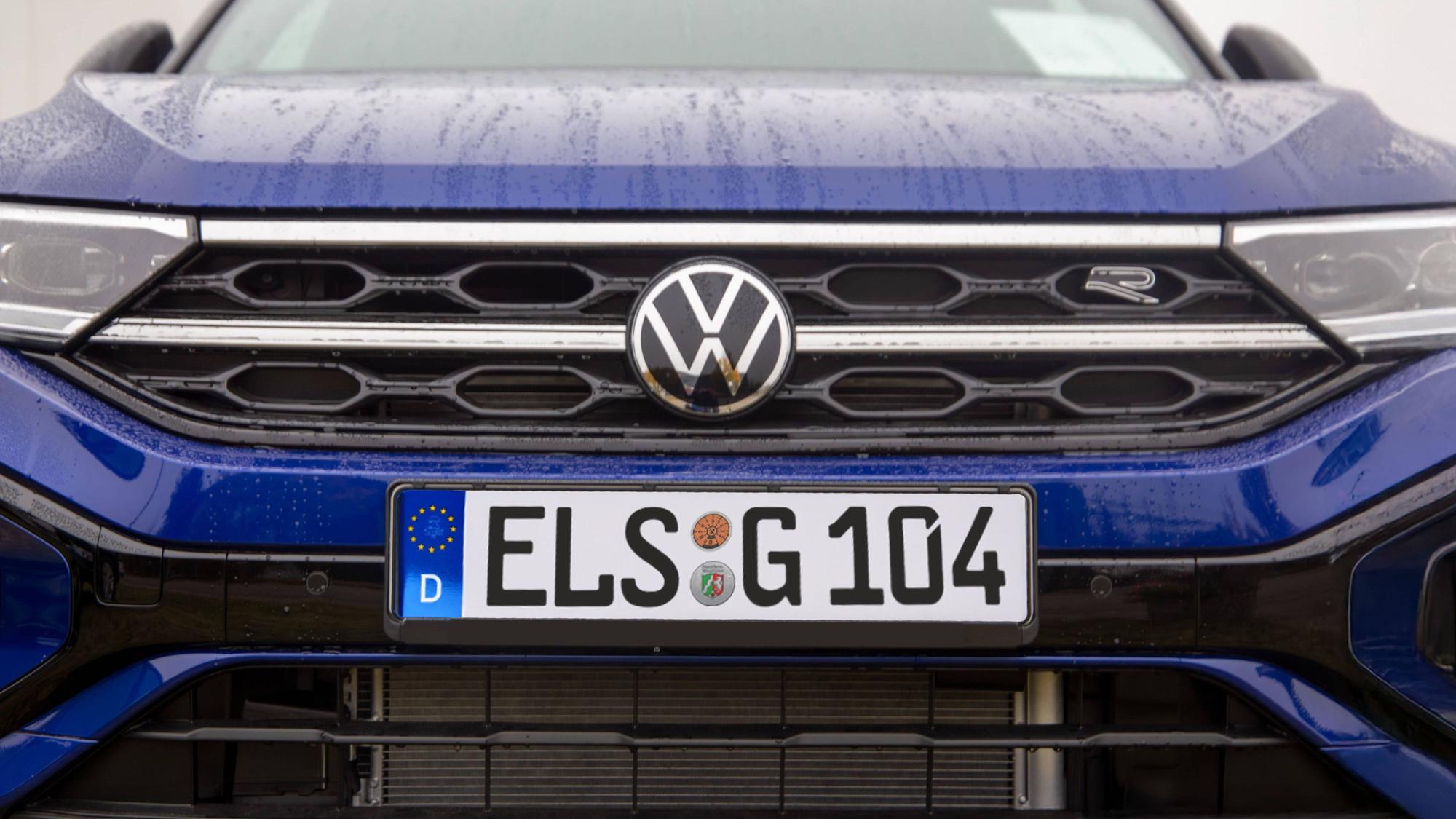 Zu sehen ist die Front eines Autos mit dem fiktiven Kfz-Kennzeichen „ELS“ für Elsdorf.